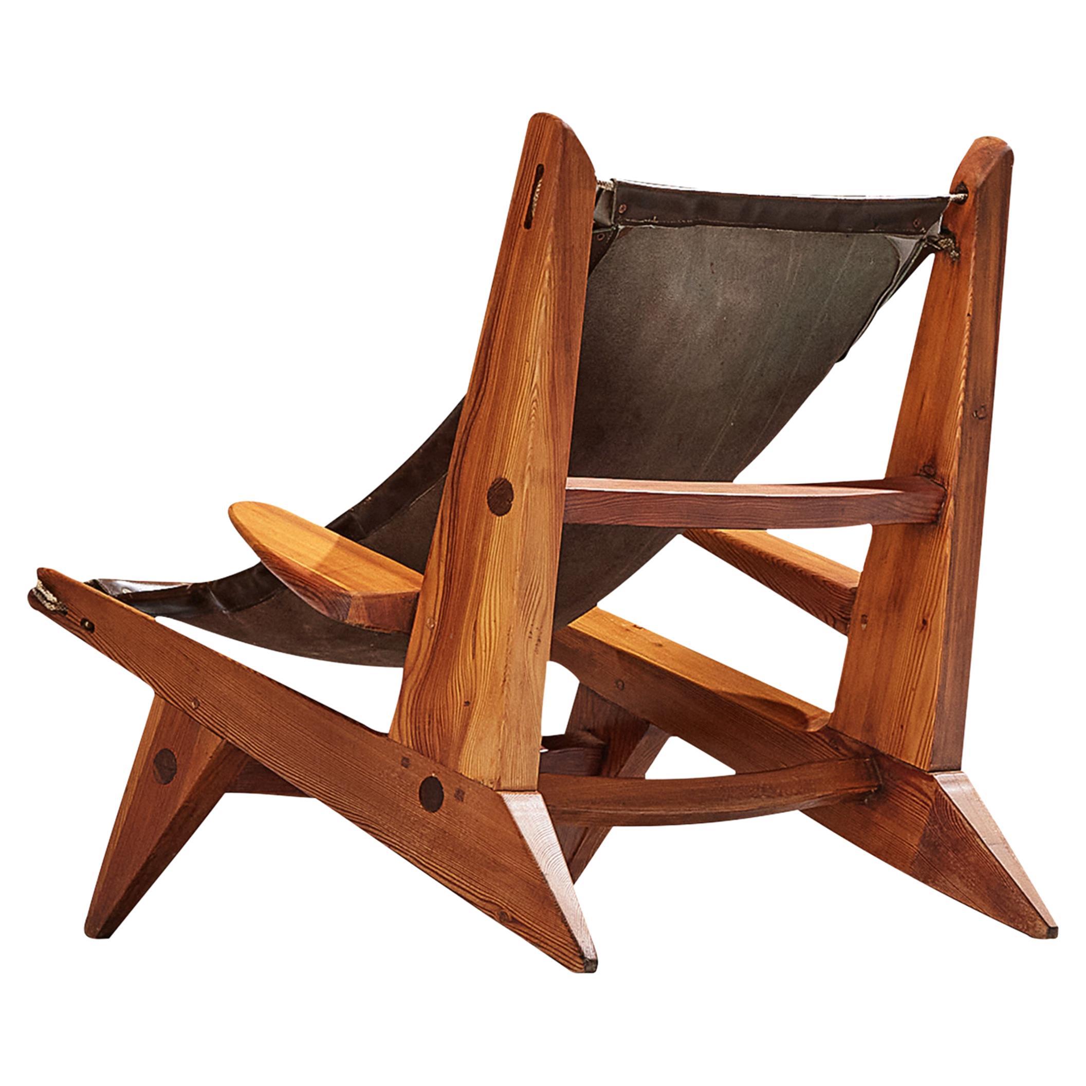 French Hunting Chair in Pine and Leather  For Sale