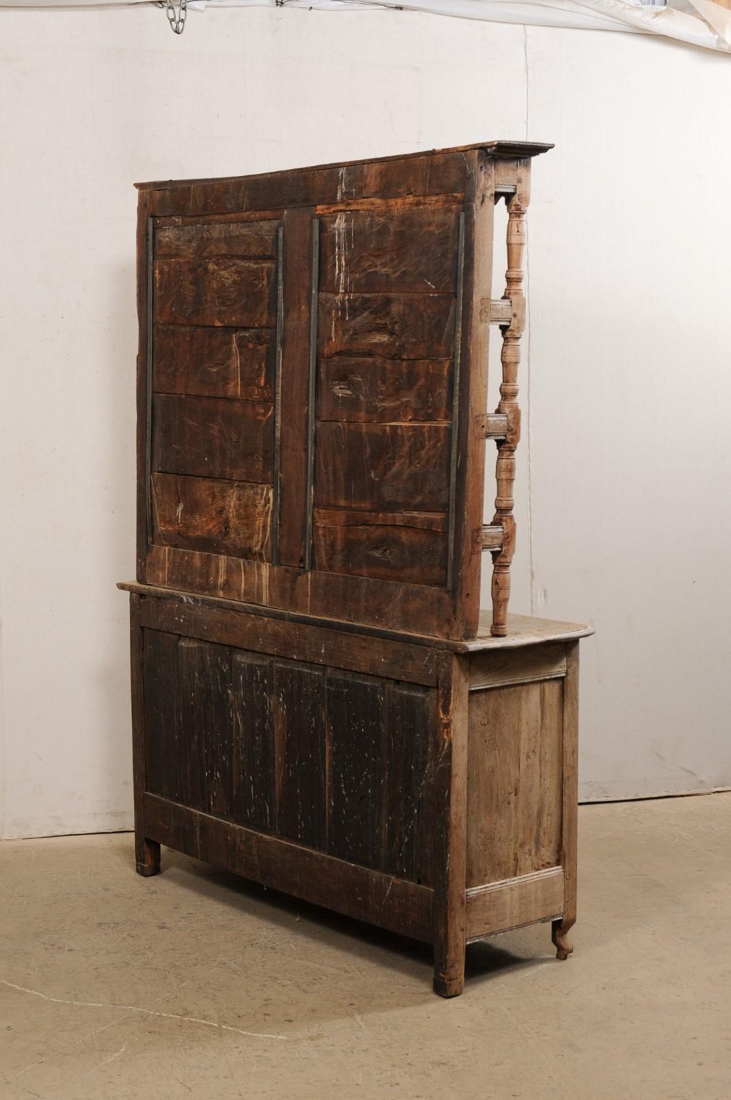 French Hutch Buffet Cabinet Adorn in Whimsical Carvings & Scallops, Early 19th C In Good Condition In Atlanta, GA