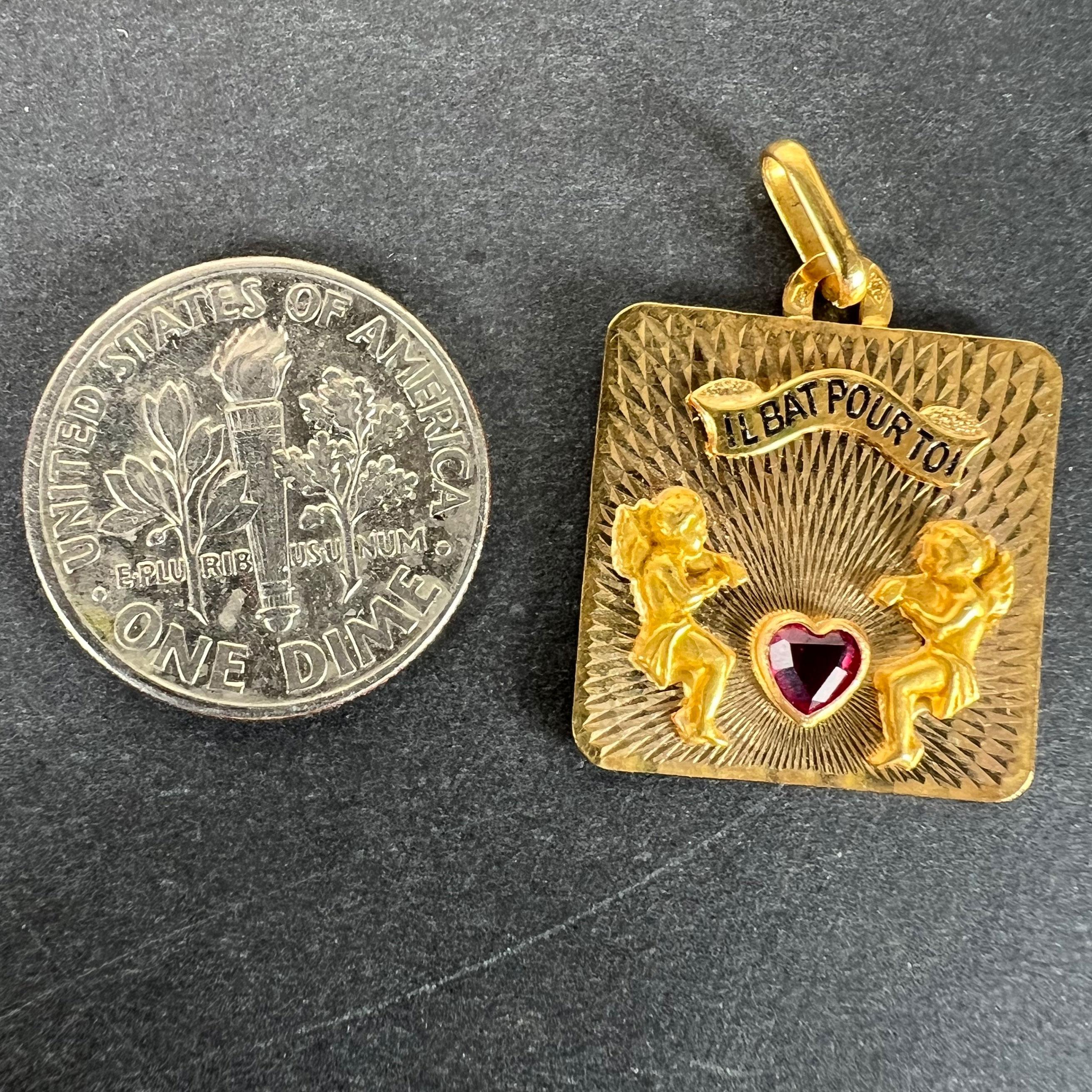 Francese Il Bat Pour Toi Il mio cuore batte per te Ciondolo d'amore in oro giallo 18K con rubino in vendita 6