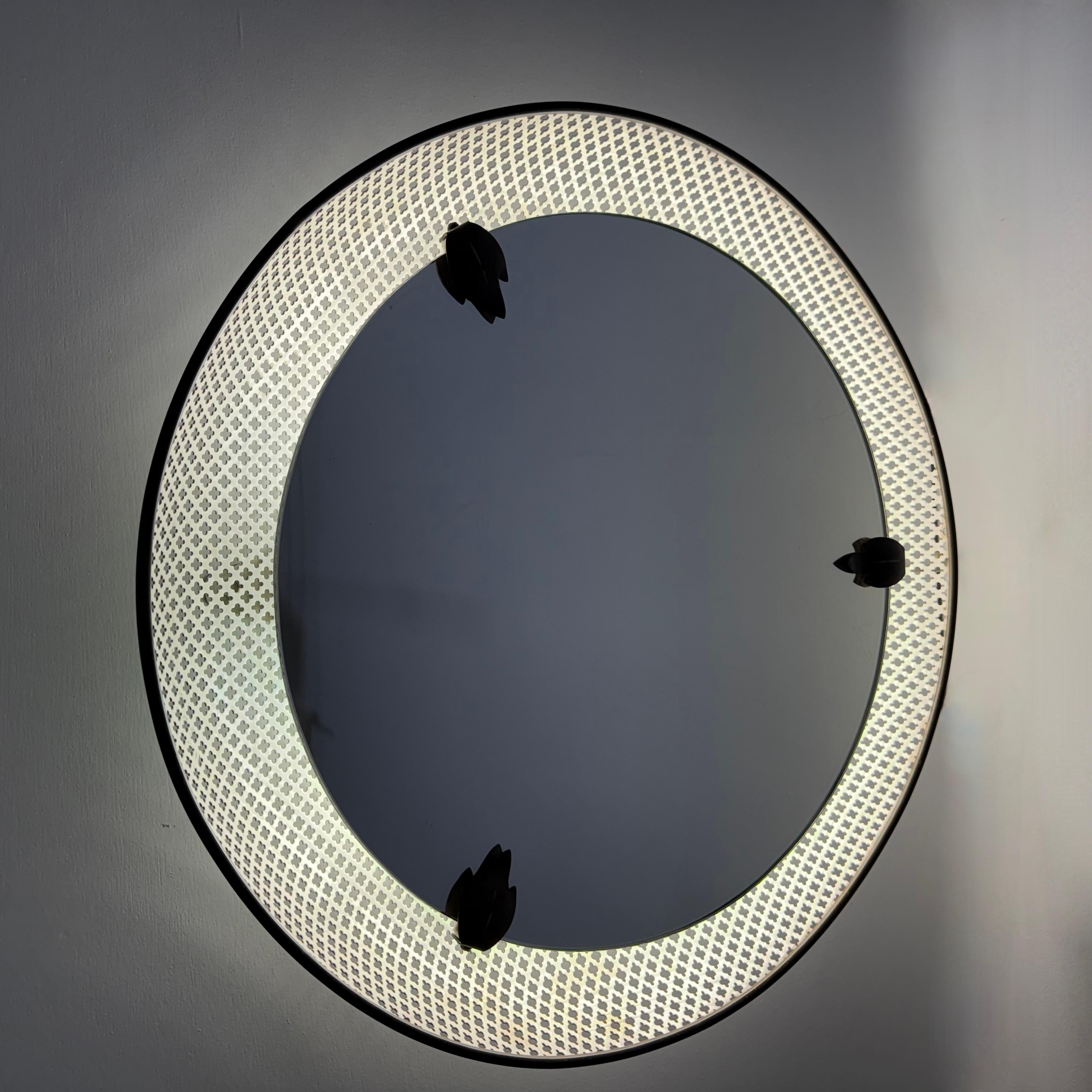 Mid-Century Modern Miroir éclairé par Mathieu Mategot , années 1950 en vente