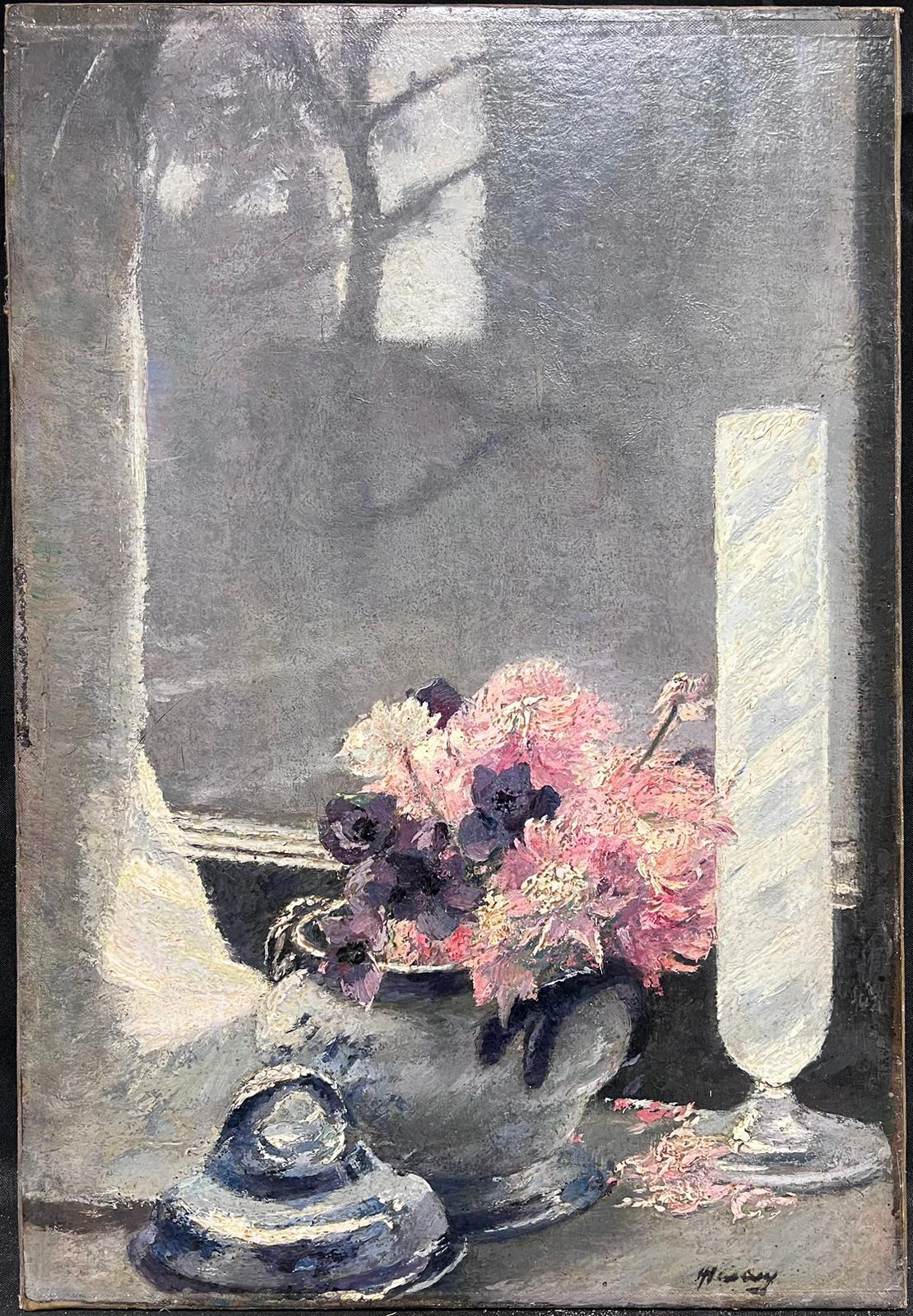 1930'S FRENCH IMPRESSIONIST SIGNED OIL - BEAUTIFUL FLOWERS ON WINDOW SILL VIEW - Impressionist Painting by French Impressionist