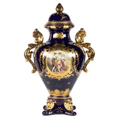 Französisches Indigoblaues und goldenes Porzellan Amphora aus Porzellan, 20. Jahrhundert