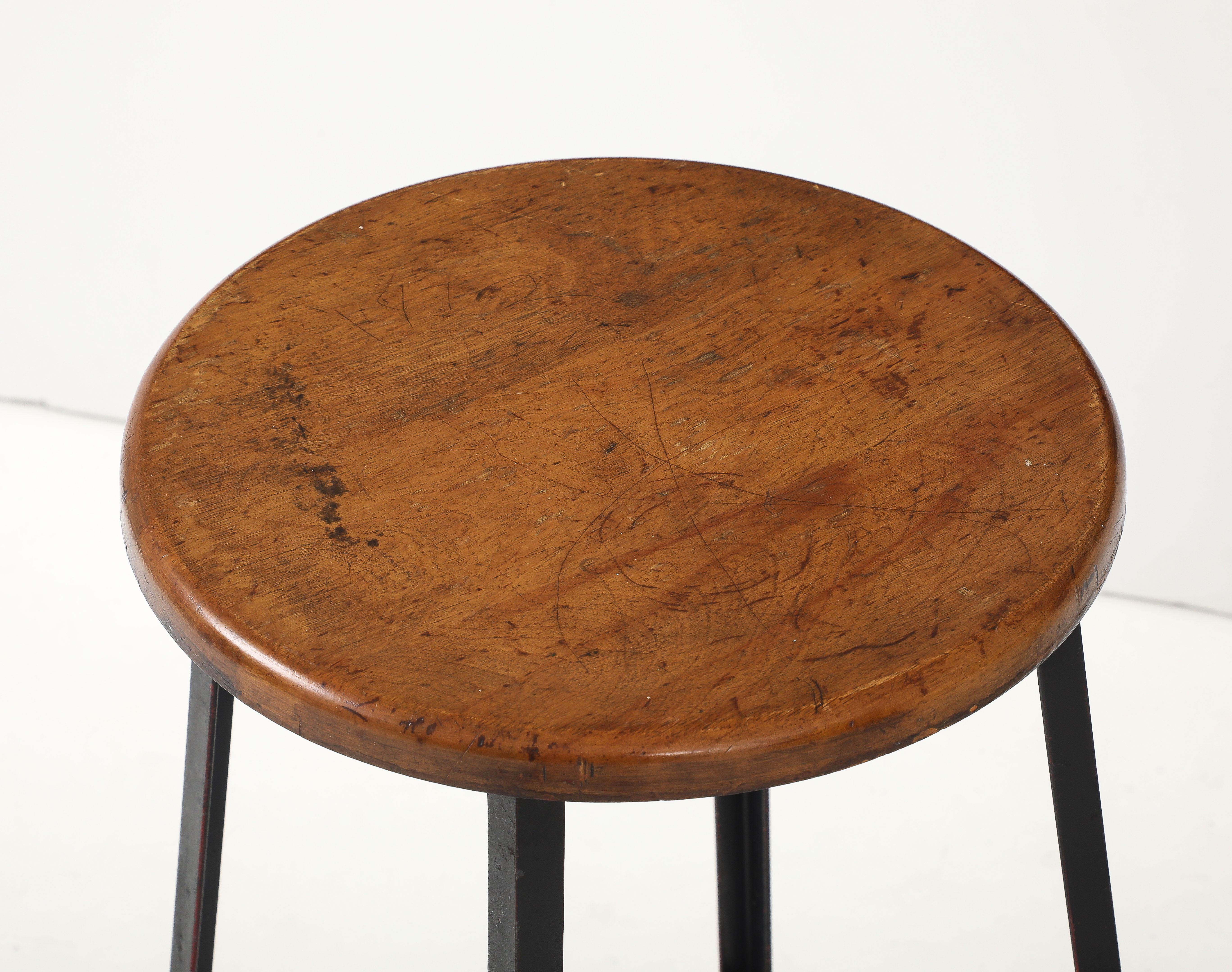 Taburetes de bar industriales franceses en venta 4