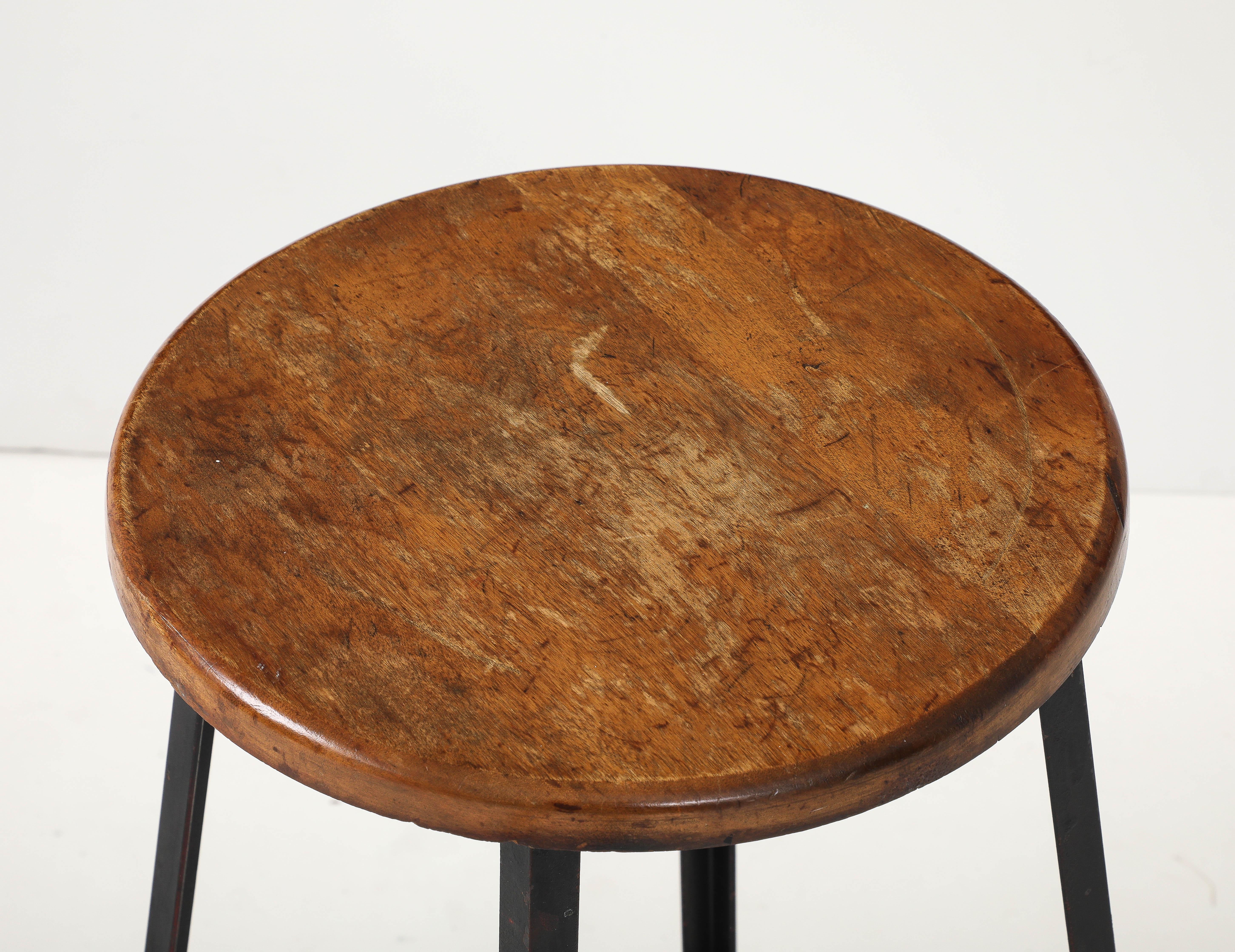 Taburetes de bar industriales franceses en venta 5