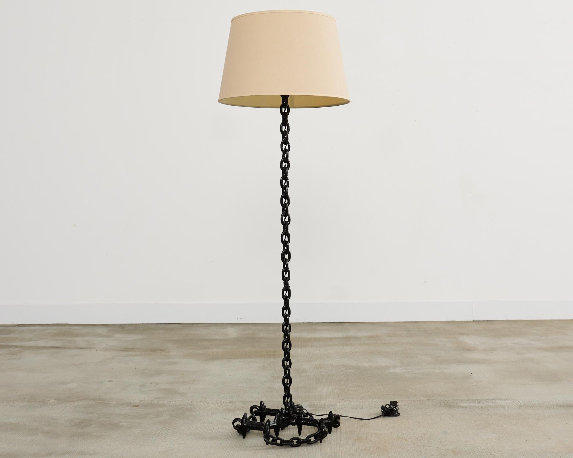 French Industrial Brutalist Iron Chain Link Floor Lamp In Distressed Condition For Sale In Rio Vista, CA