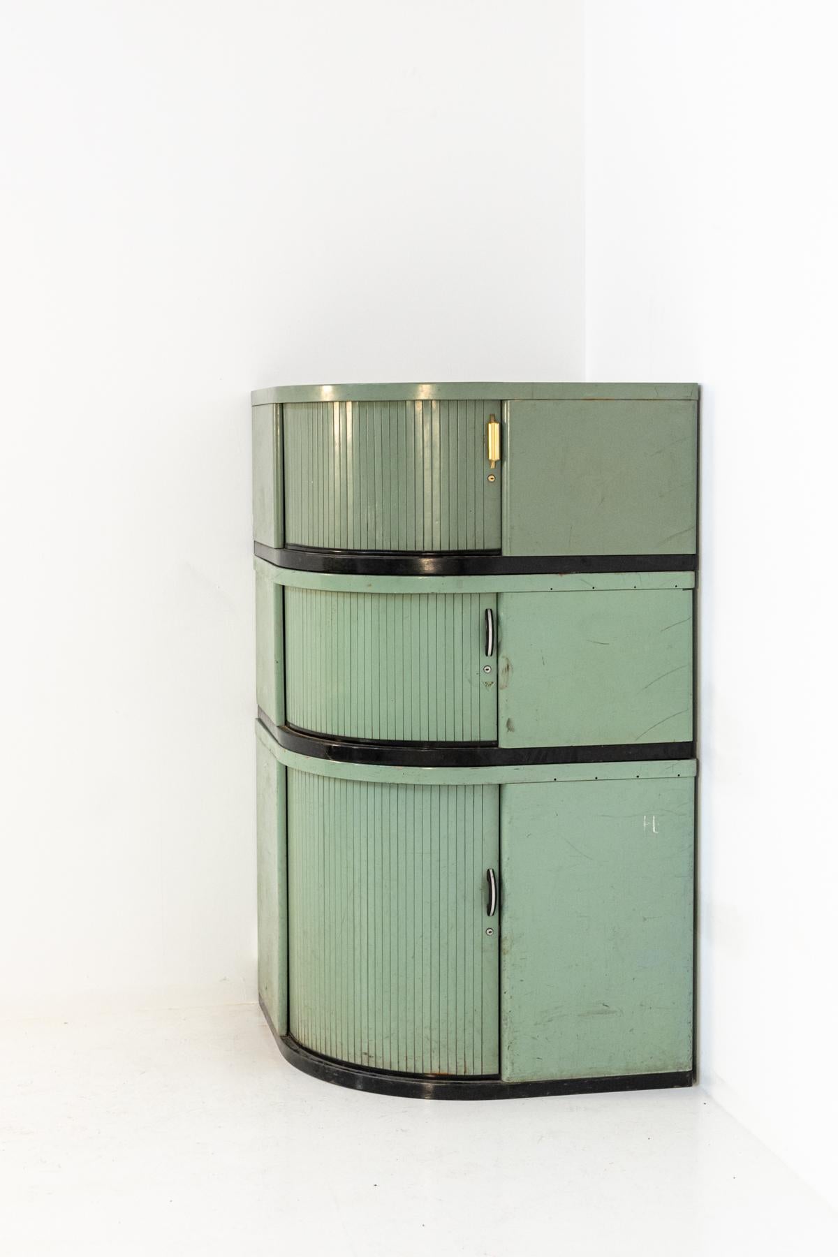 French Industrial Green Document Holder or Corner Cabinet In Good Condition In Milano, IT