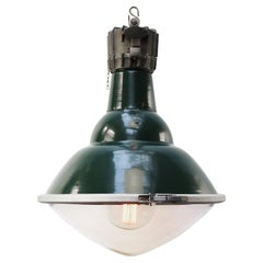 Französische industrielle Hängelampen aus grünem Gusseisen und klarem gewölbtem Glas von Sammode, Industrie