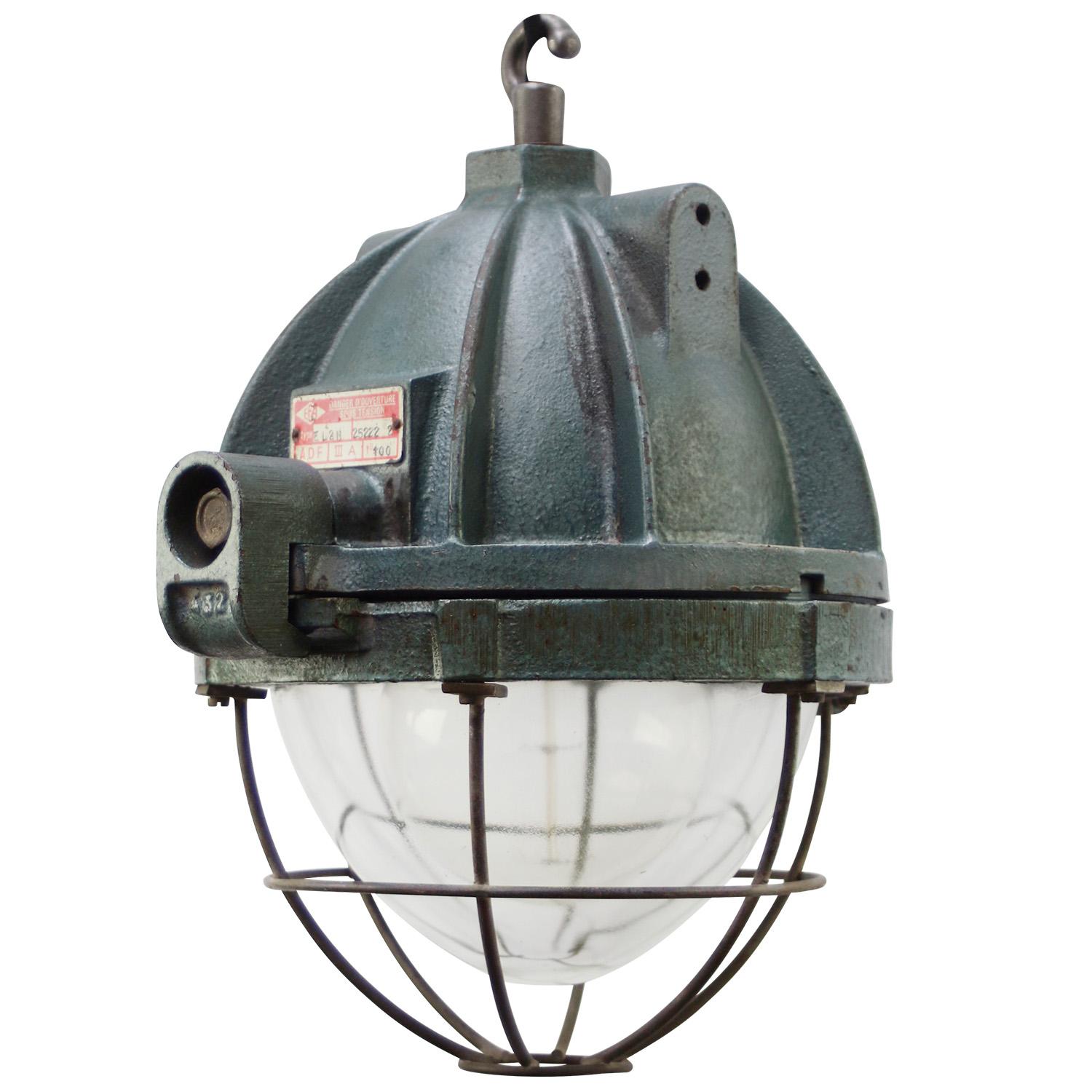 French Industrial Green Cast Iron Clear Glass Pendant Lamps by EEA, Paris For Sale 2
