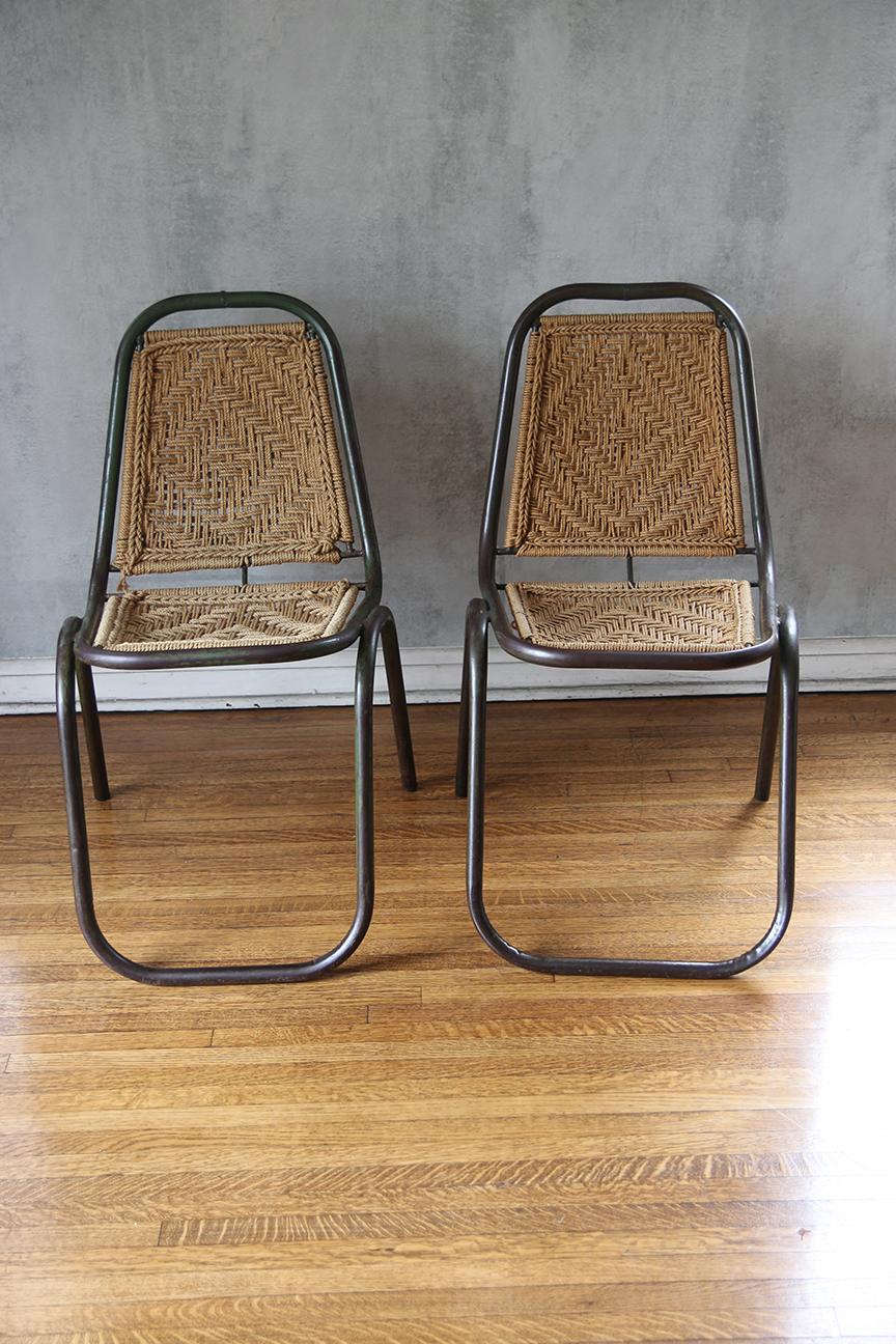 Paire de chaises industrielles françaises en corde et métal, années 1950 en vente 4