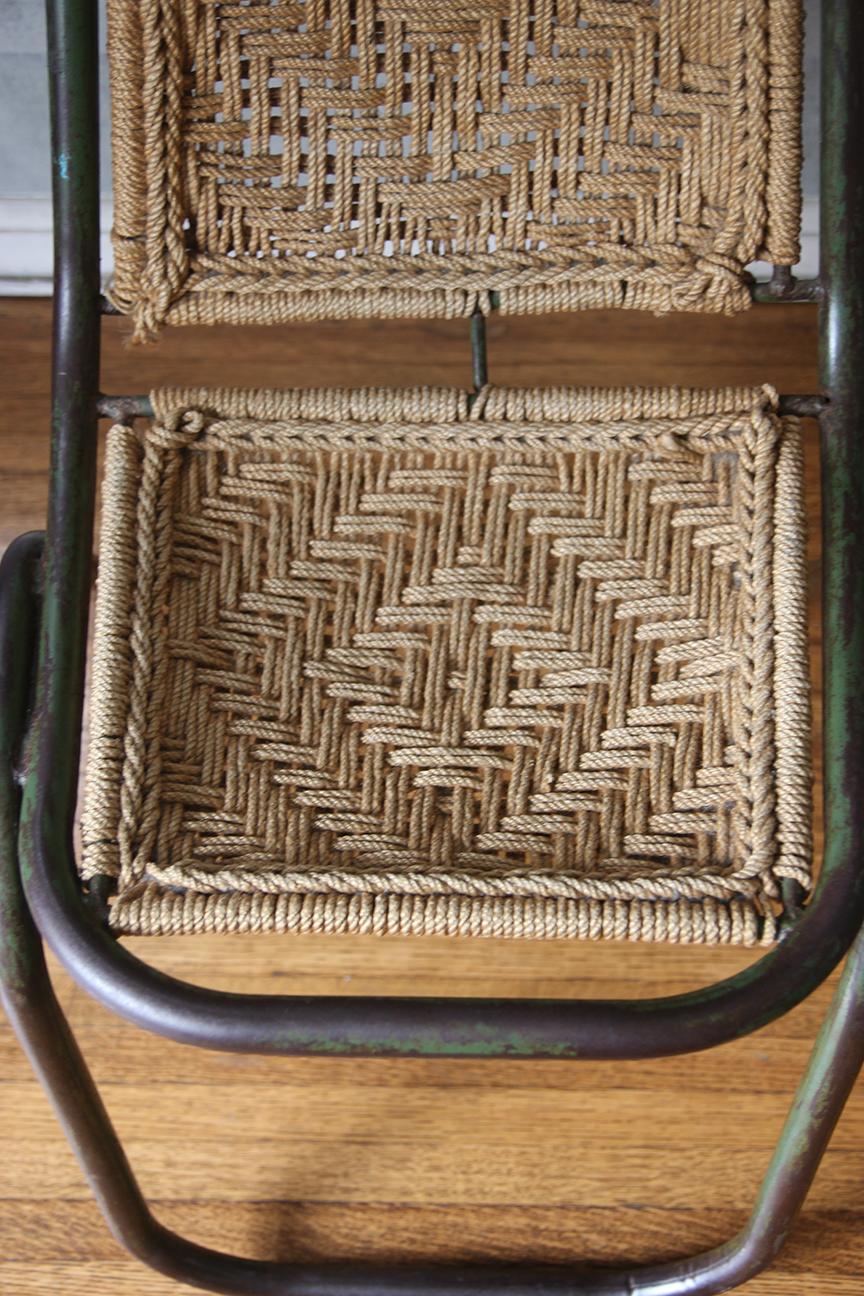 Paire de chaises industrielles françaises en corde et métal, années 1950 en vente 1