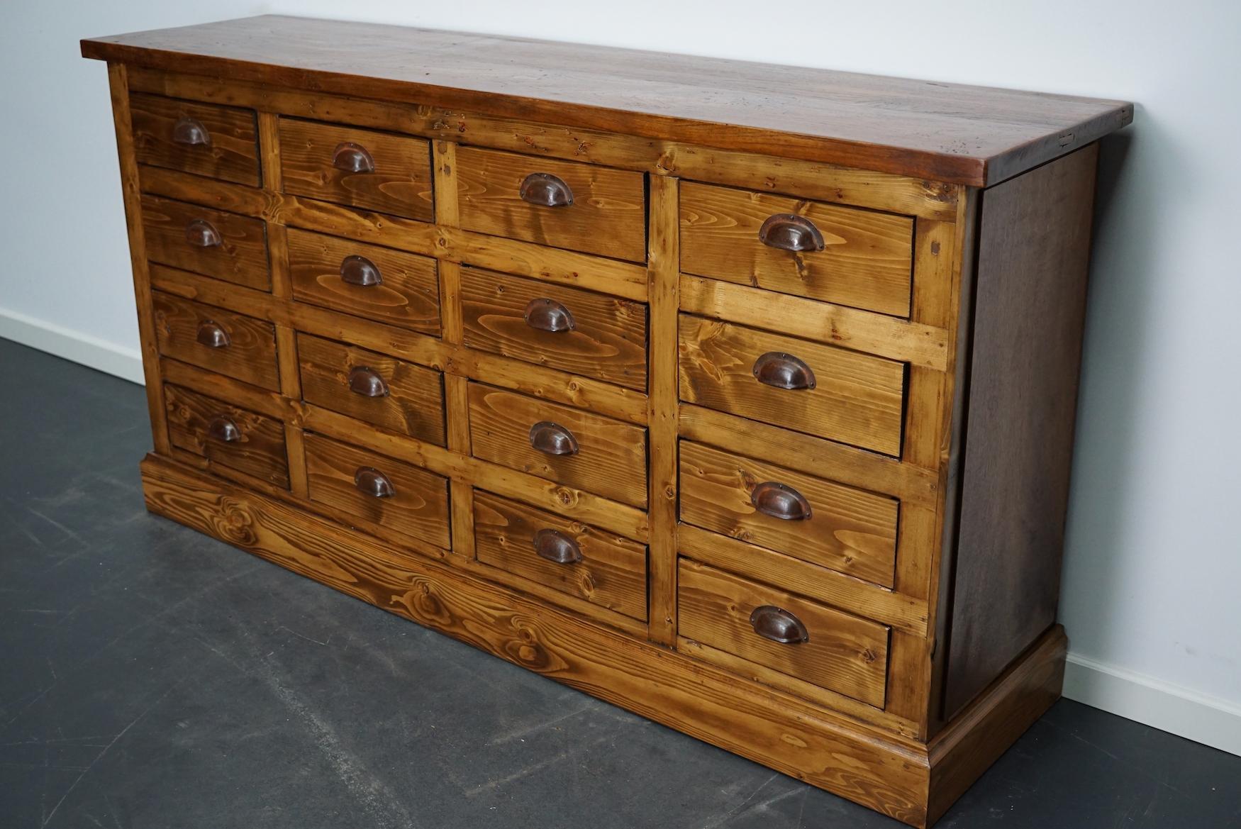 French Industrial Pine Apothecary Cabinet, Mid-20th Century In Good Condition In Nijmegen, NL
