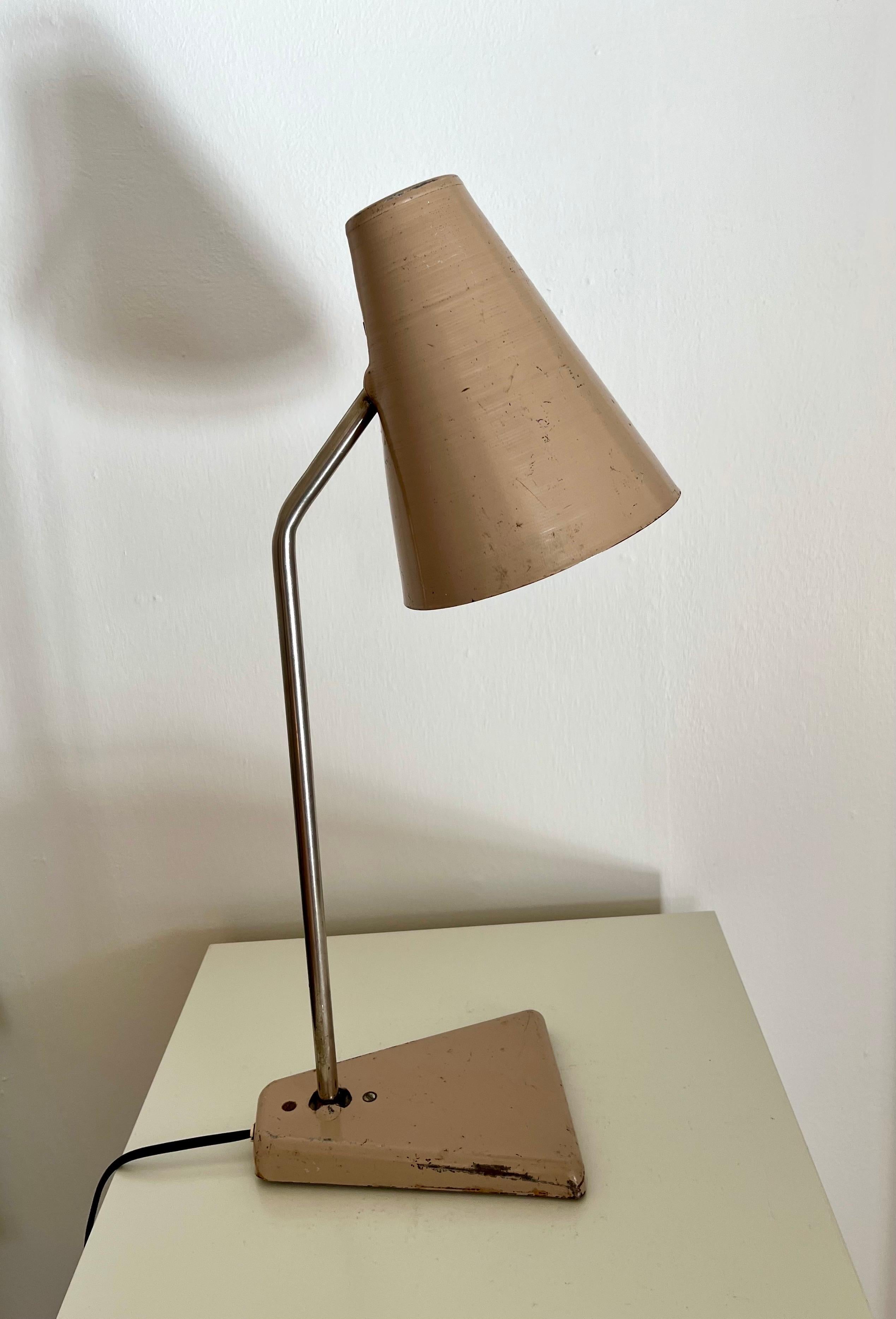 Lampe de table industrielle française en métal laqué, années 1930-1940 en vente 2
