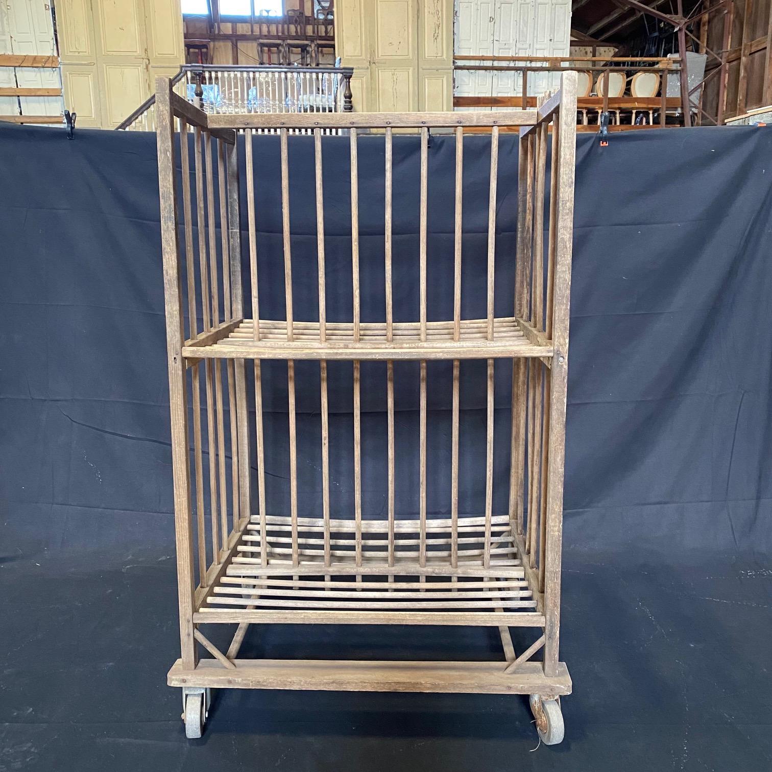 French Industrial Wood Bakers Rack on Casters  In Good Condition For Sale In Hopewell, NJ