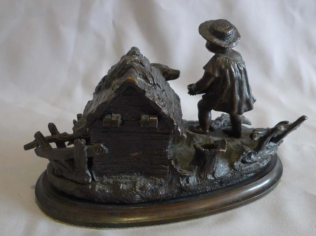 French Inkstand and Pen Holder with Dog in Kennel and Boy In Good Condition For Sale In London, GB