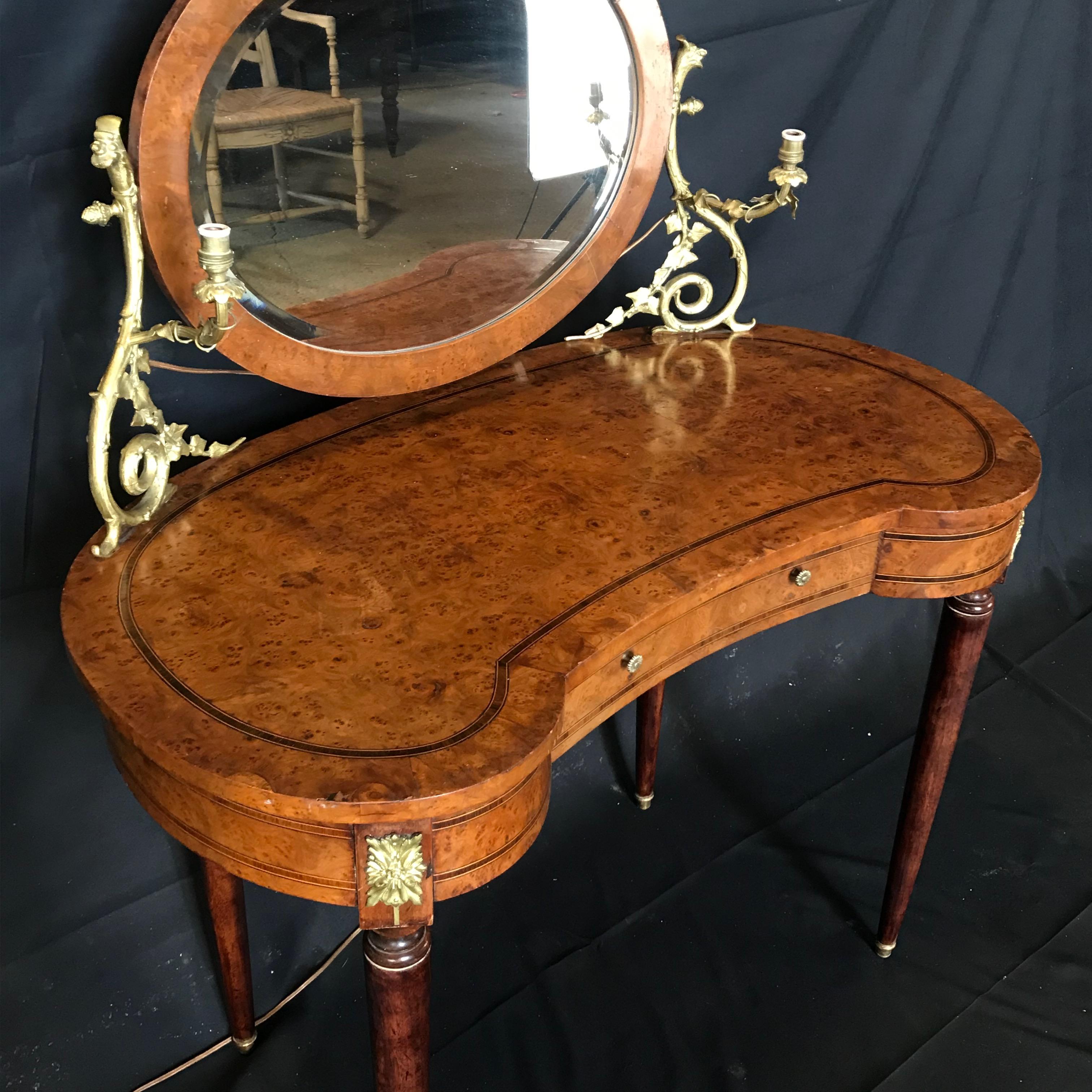 French Inlaid Burled Walnut Gilt Bronze Mounted Dressing Table with Candle Arms In Excellent Condition In Hopewell, NJ