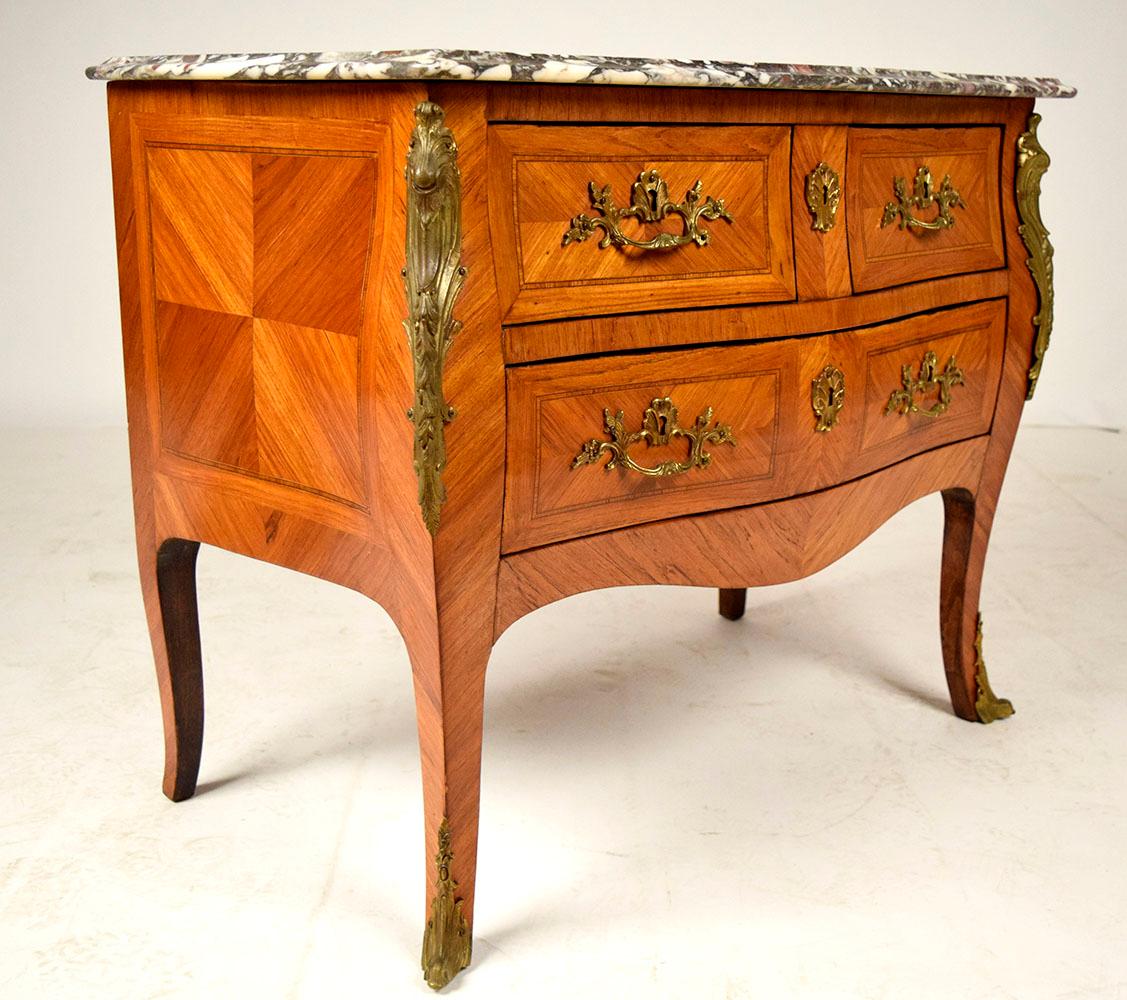 French Louis XV Inlaid Chest of Drawers In Good Condition In Los Angeles, CA