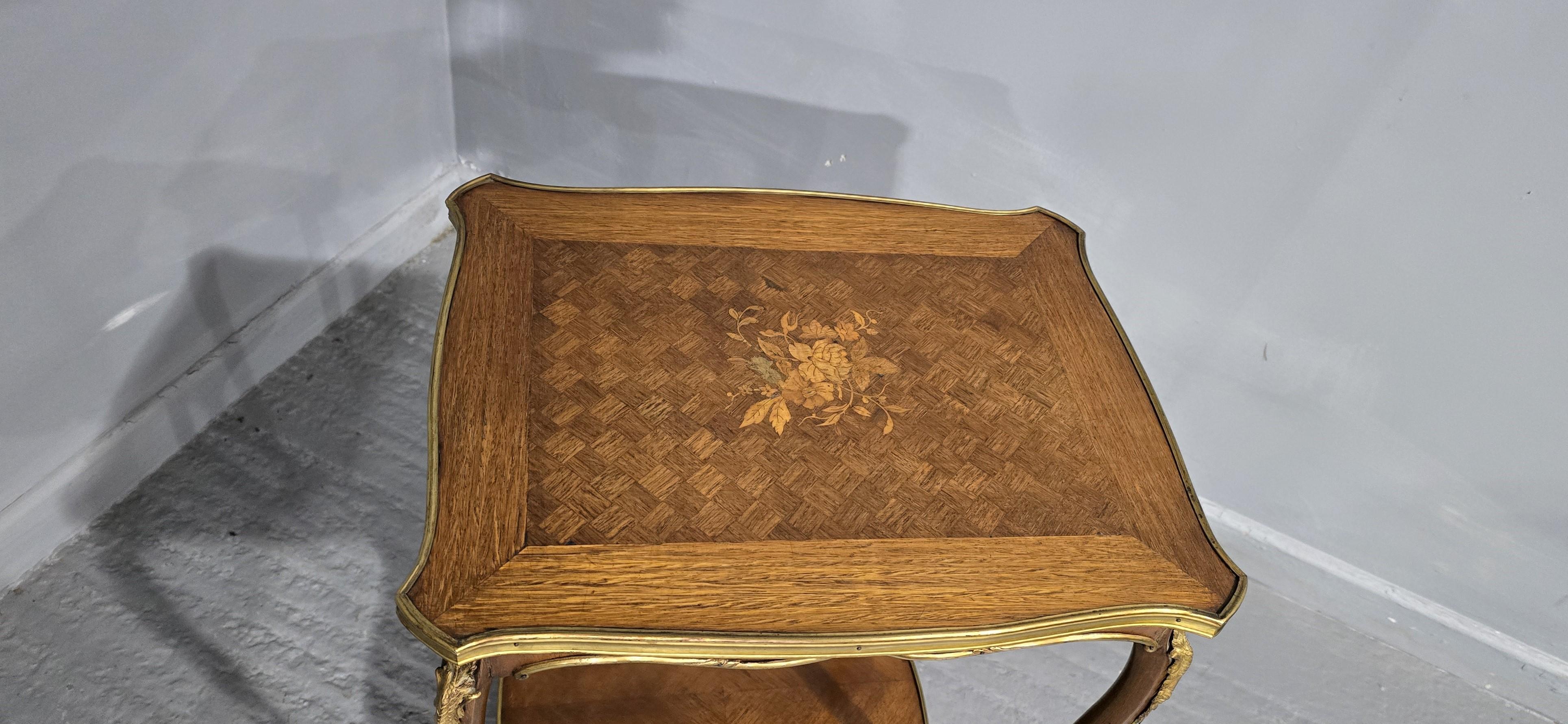 Louis XIV Table de lampe d'appoint en marqueterie française en vente