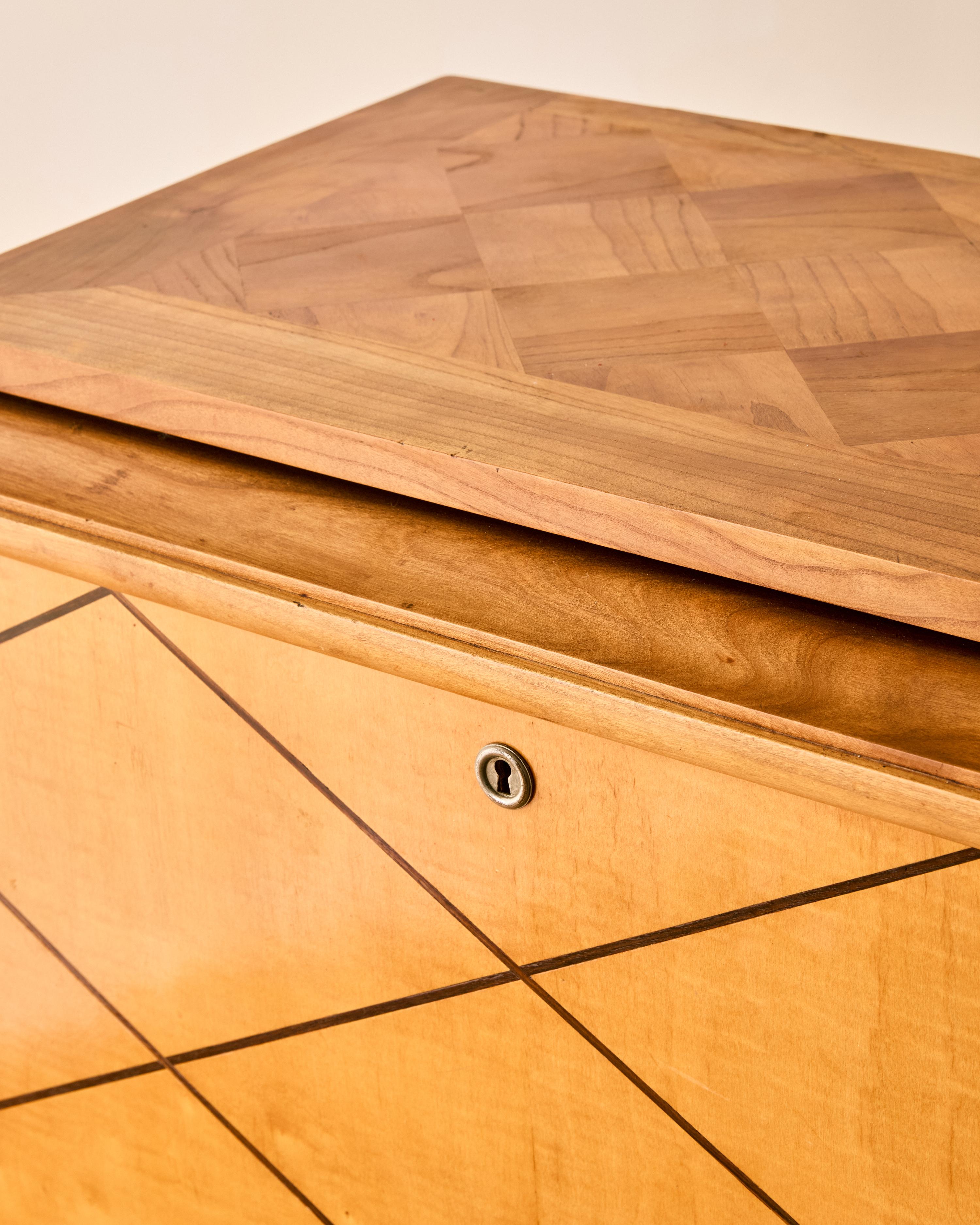 French Inlaid Sycamore Bar Cabinet c. 1935 For Sale 2