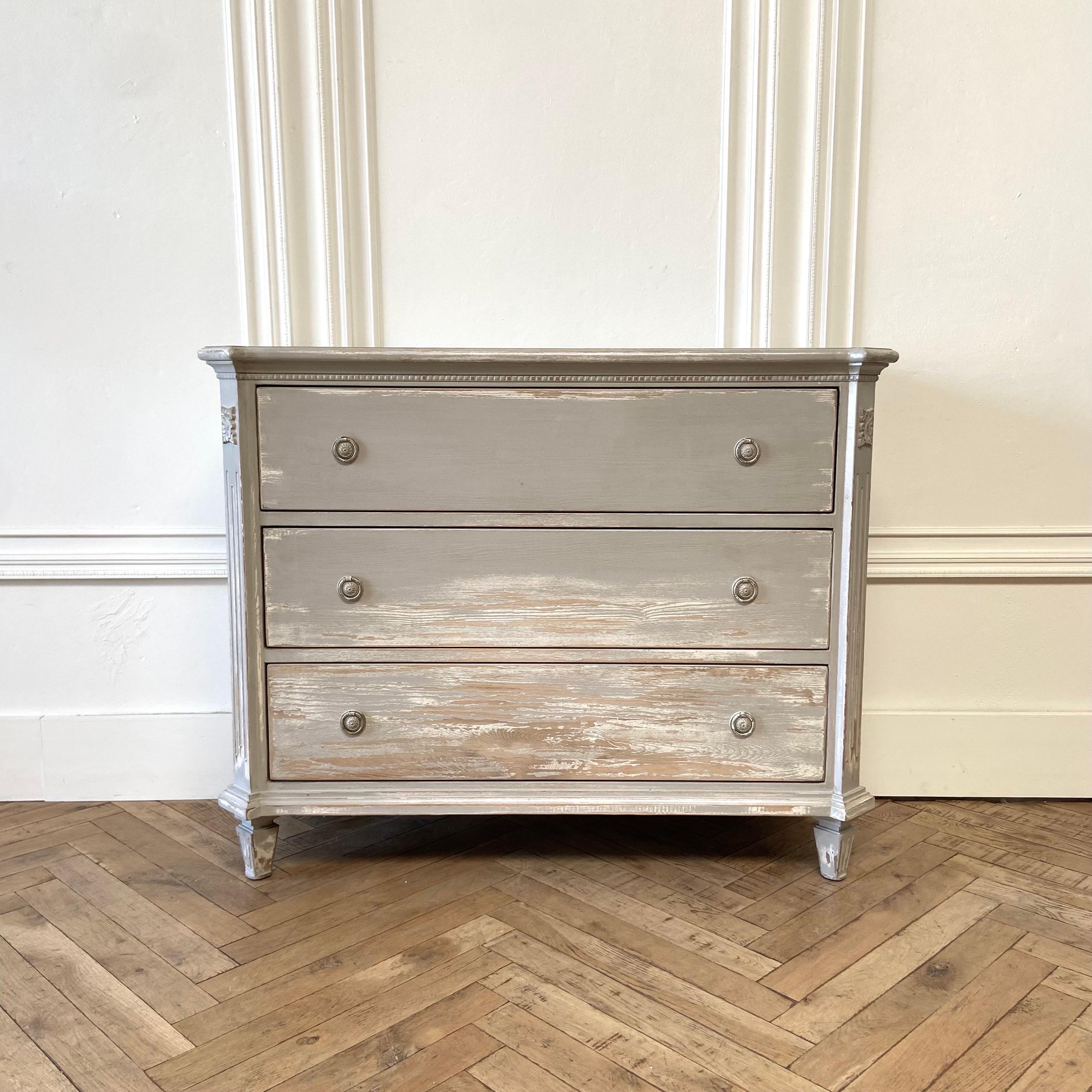 French Inspired Gray Painted Weathered Chest of Drawers For Sale 5