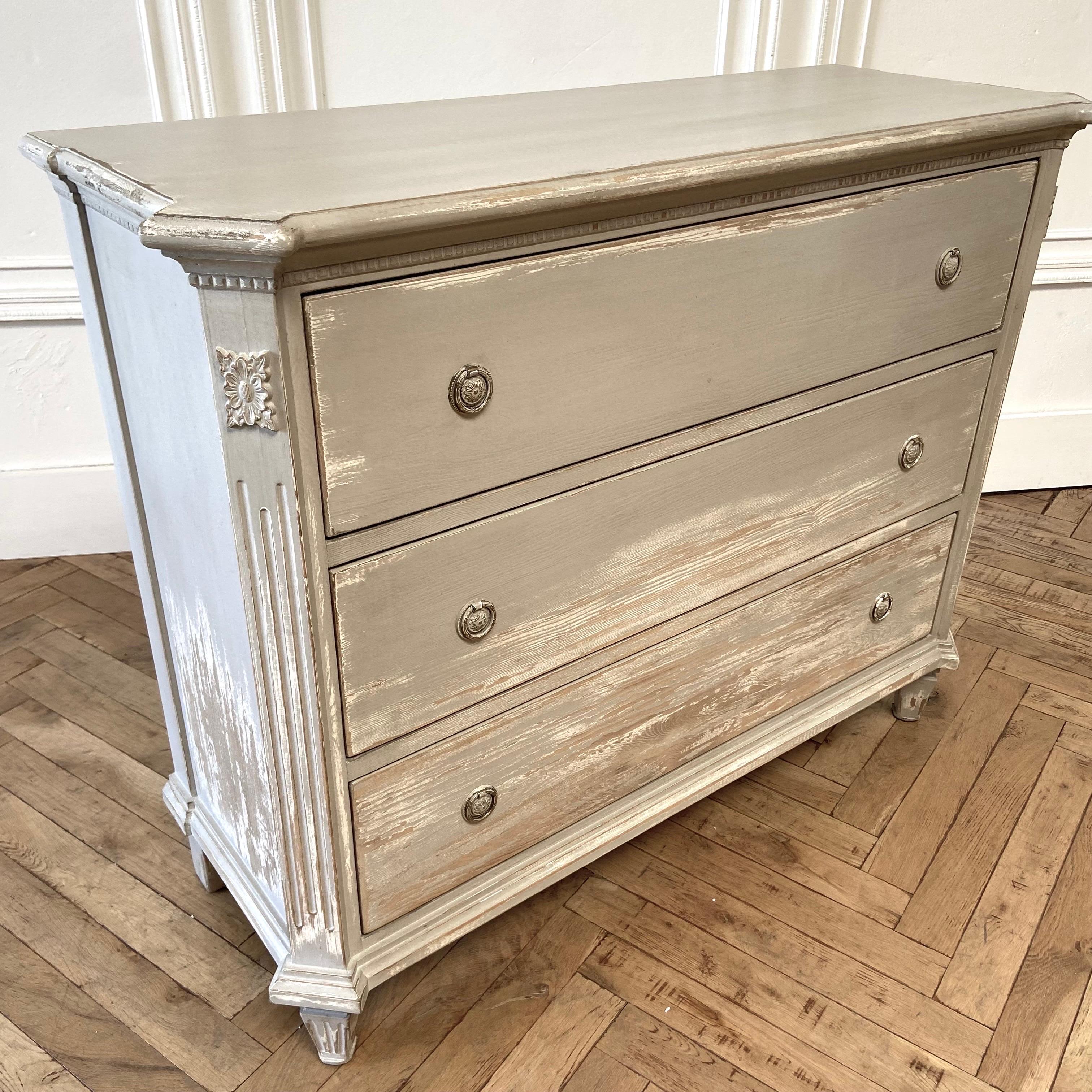 French Inspired Gray Painted Weathered Chest of Drawers For Sale 1