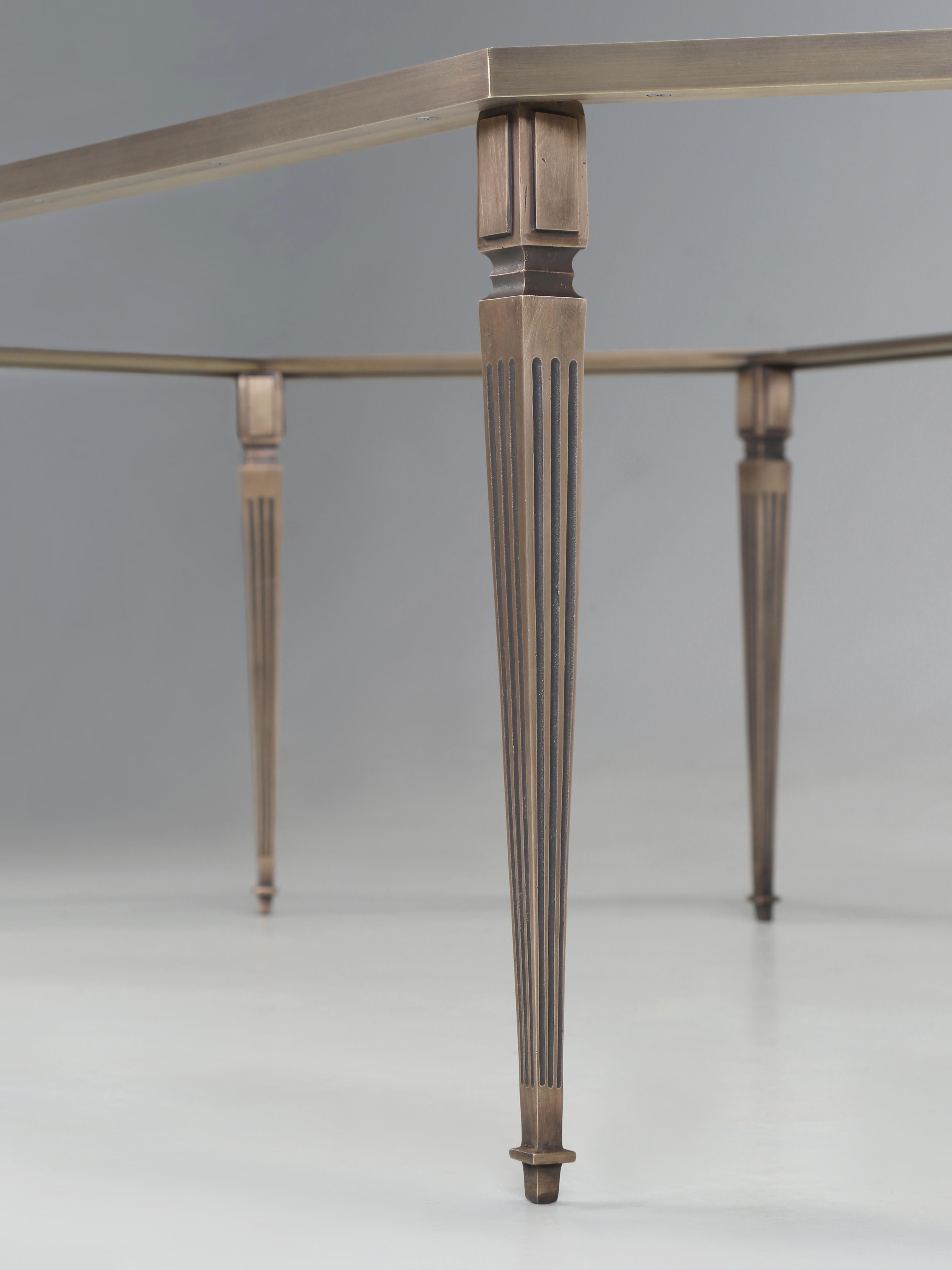 Bronze Table basse d'inspiration française de style Louis XVI, neuve dans la plupart des formes et tailles en vente