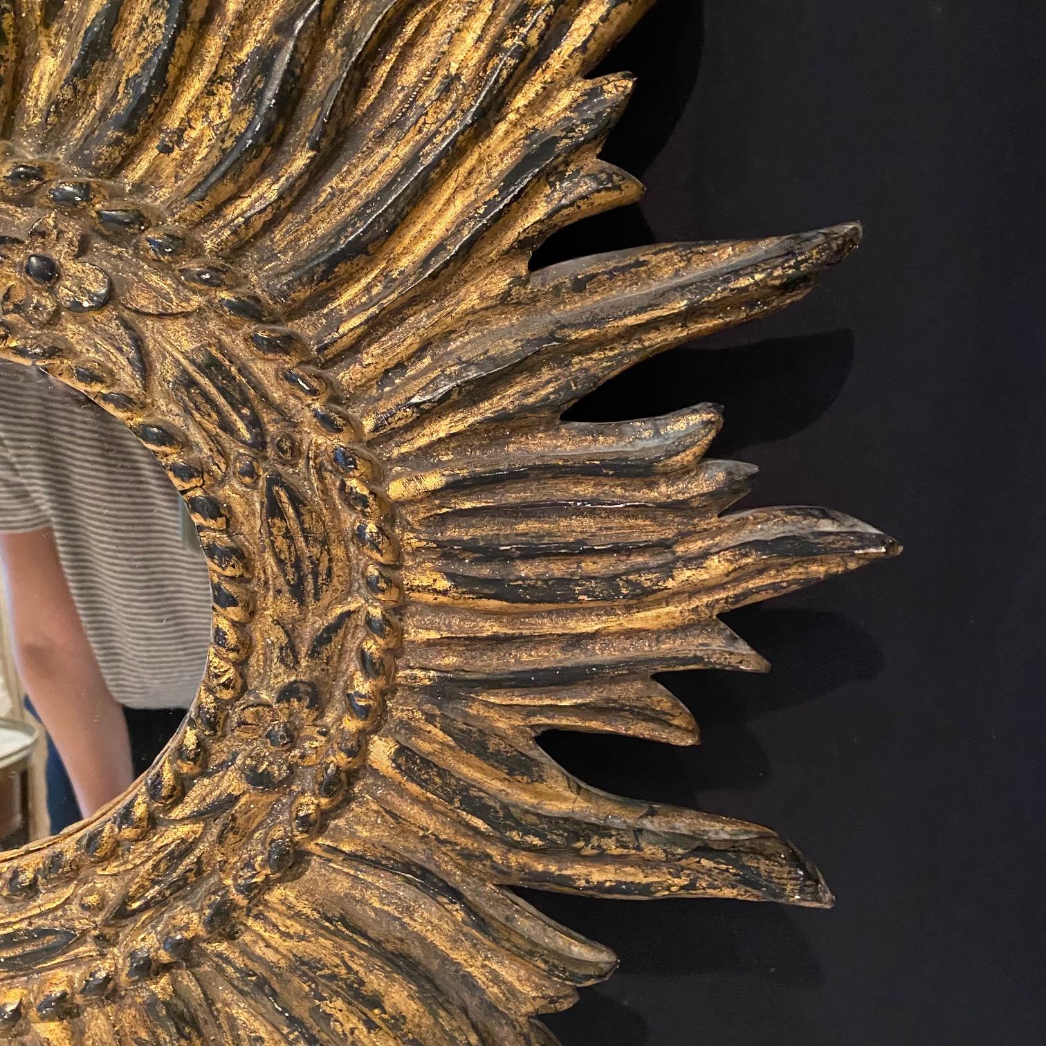  French Intricate Carved Gilt Wood Soleil Sunburst Starburst Wall Mirror  For Sale 3