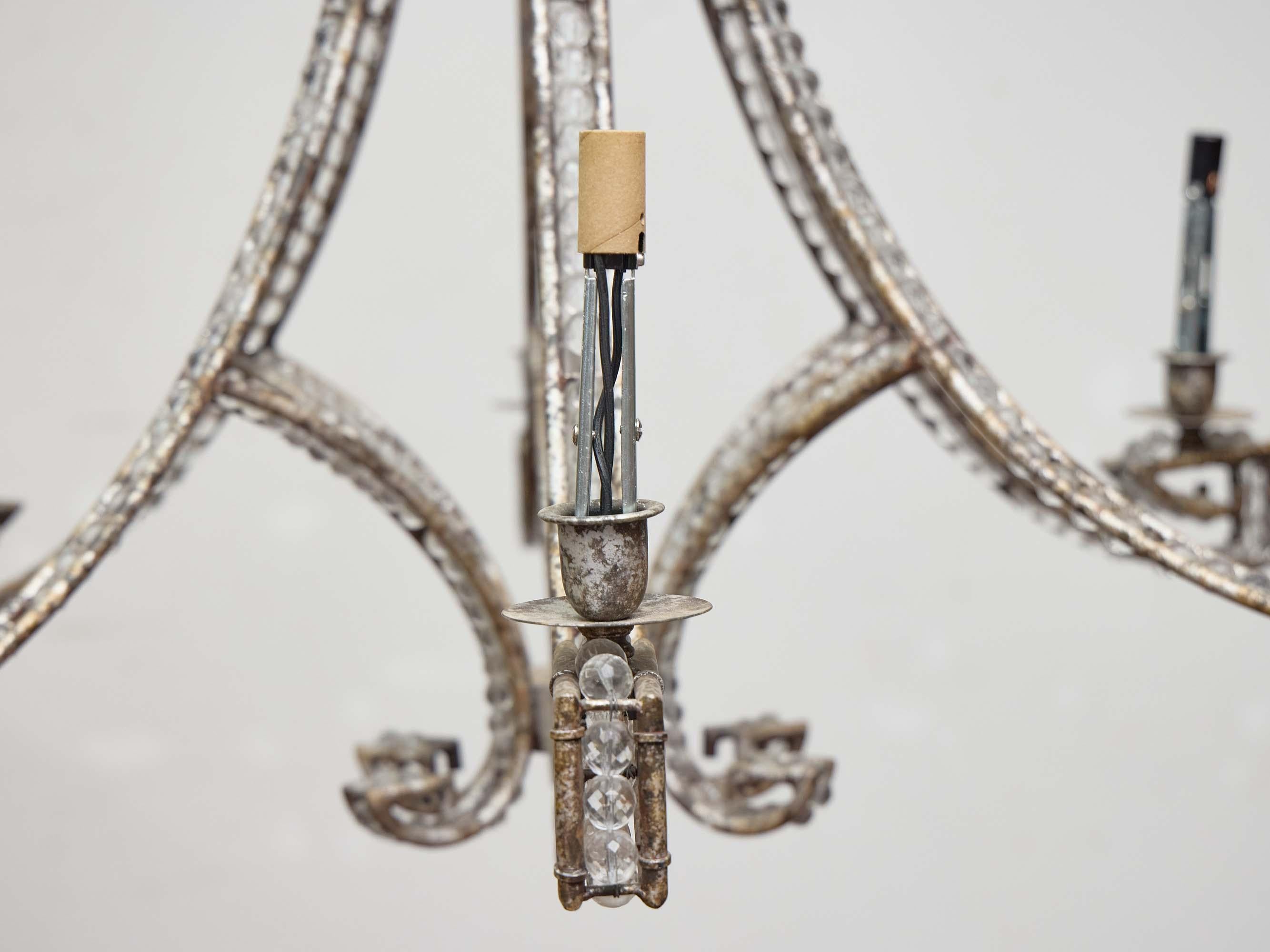 Französischer Sechs-Licht-Kronleuchter aus Eisen und Perlen, 19. im Angebot 4