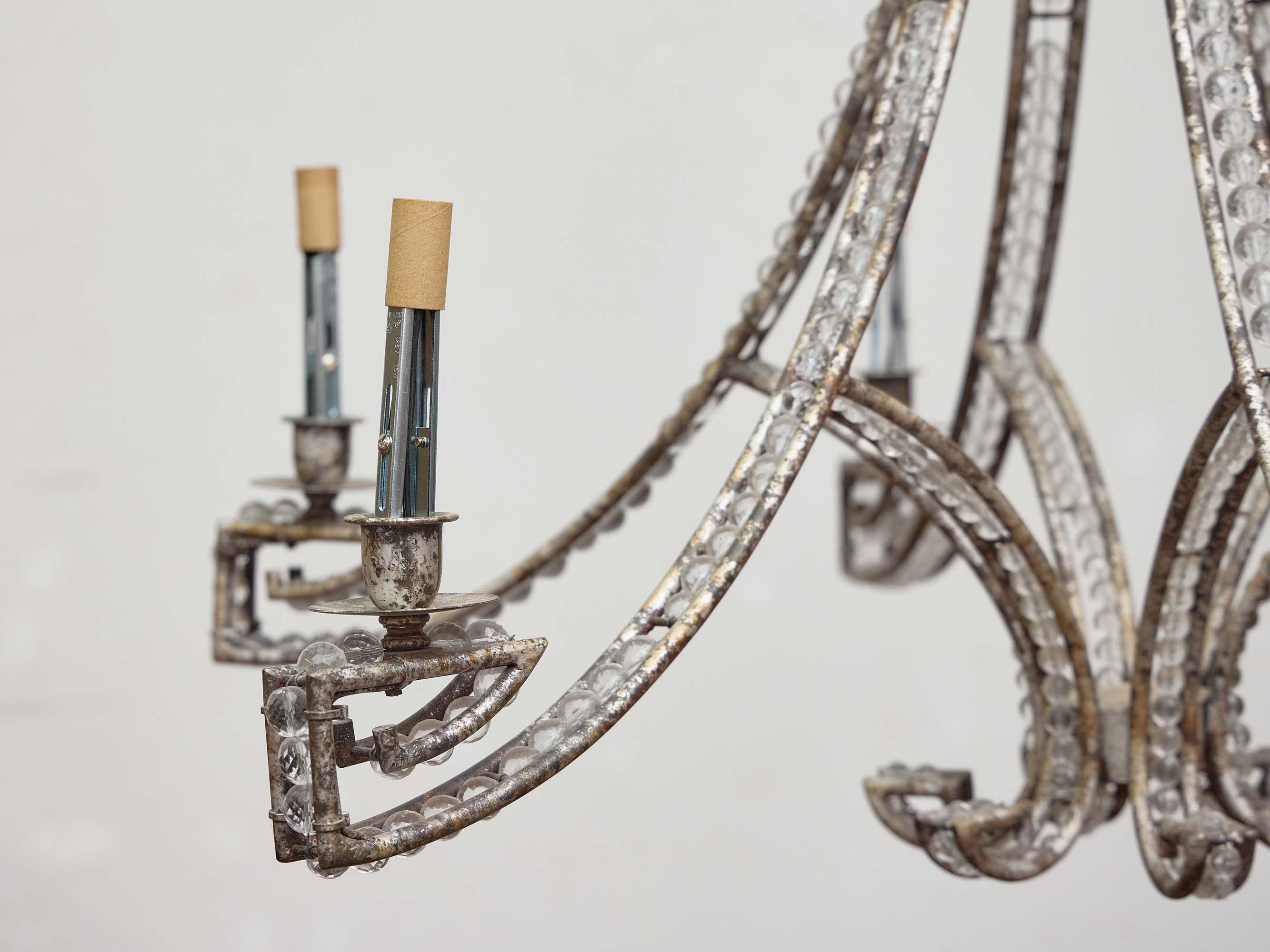 Französischer Sechs-Licht-Kronleuchter aus Eisen und Perlen, 19. im Angebot 1