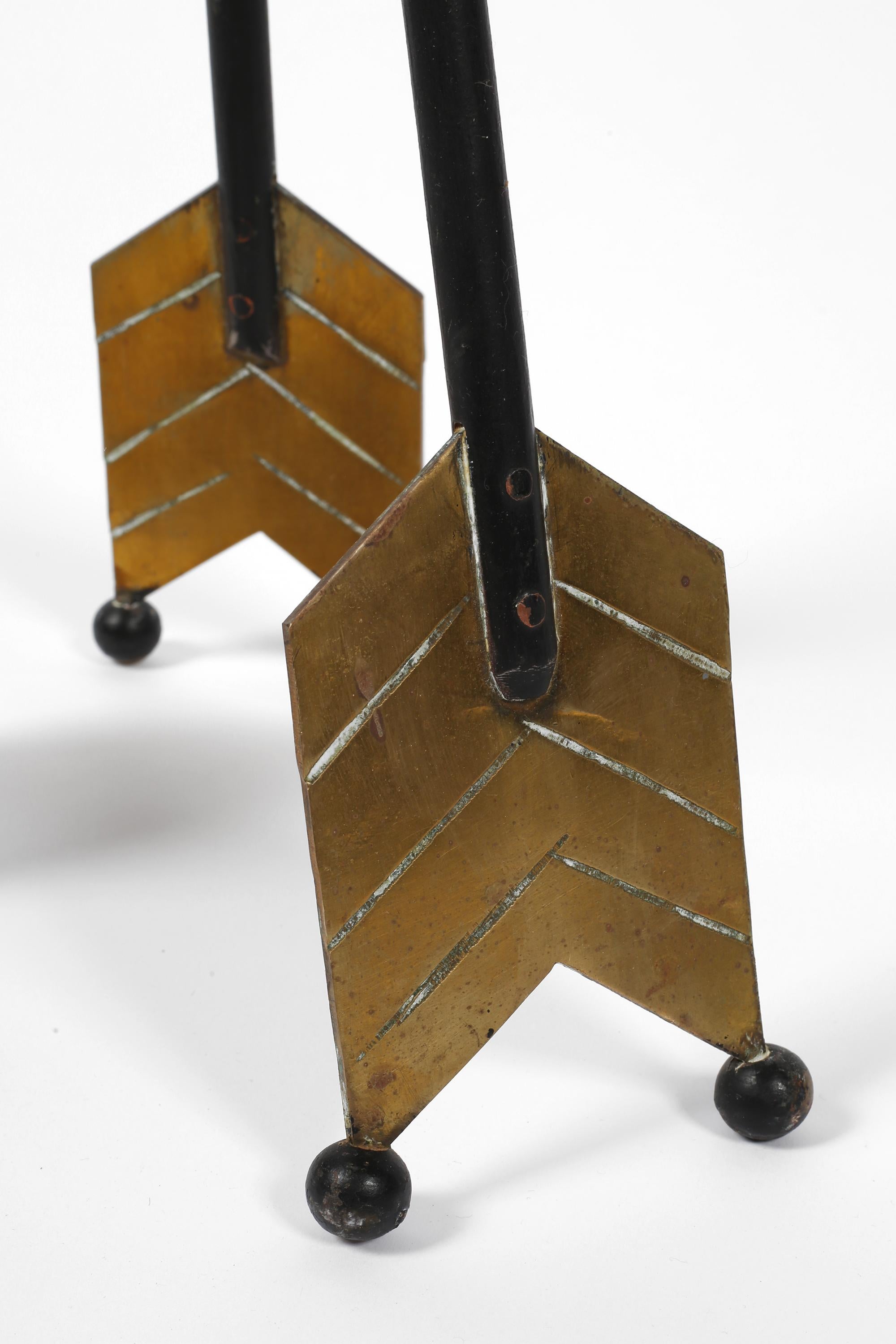 Table à Martini en fer et laiton pour boissons Arrow en vente 5