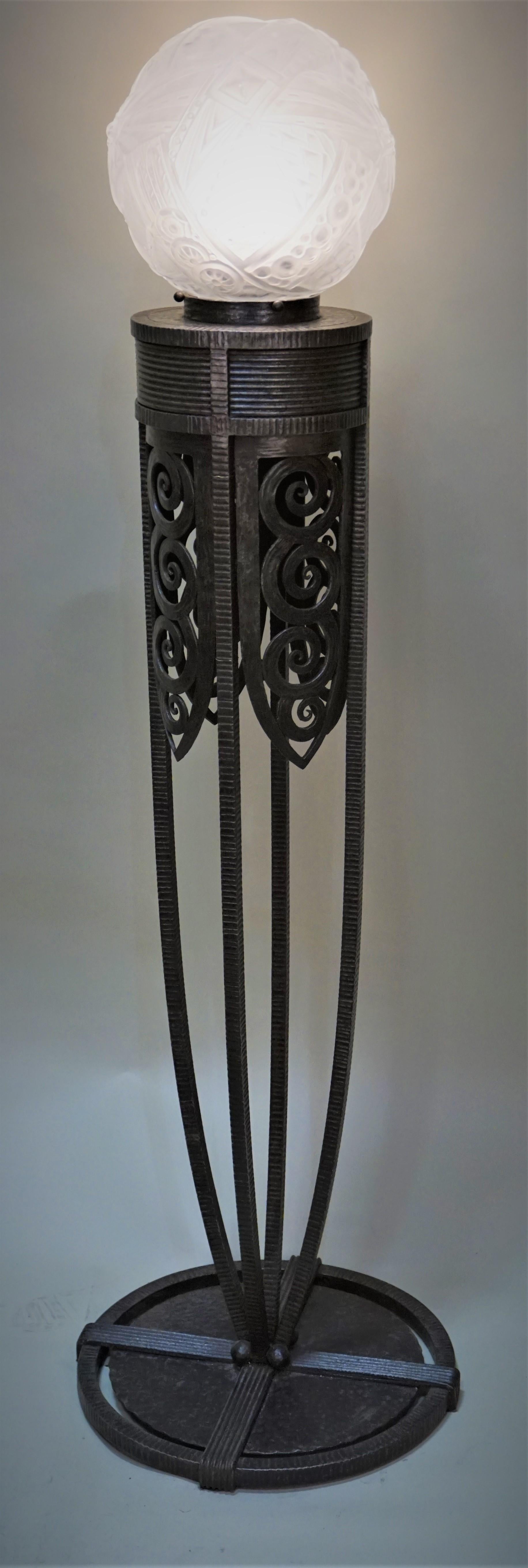 French Iron and Glass Art Deco Floor Lamp by Muller Freres 3