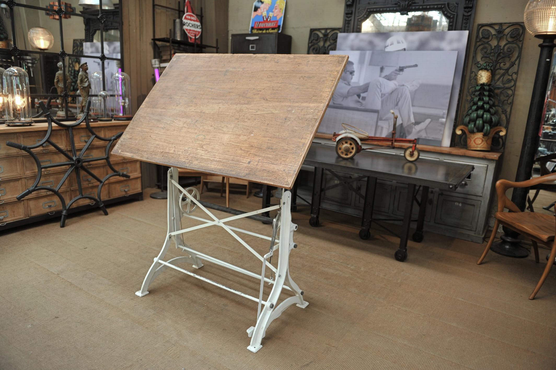 French Iron and Pine Top Adjustable Architect's Drafting Desk Table, 1900s im Zustand „Gut“ in Roubaix, FR