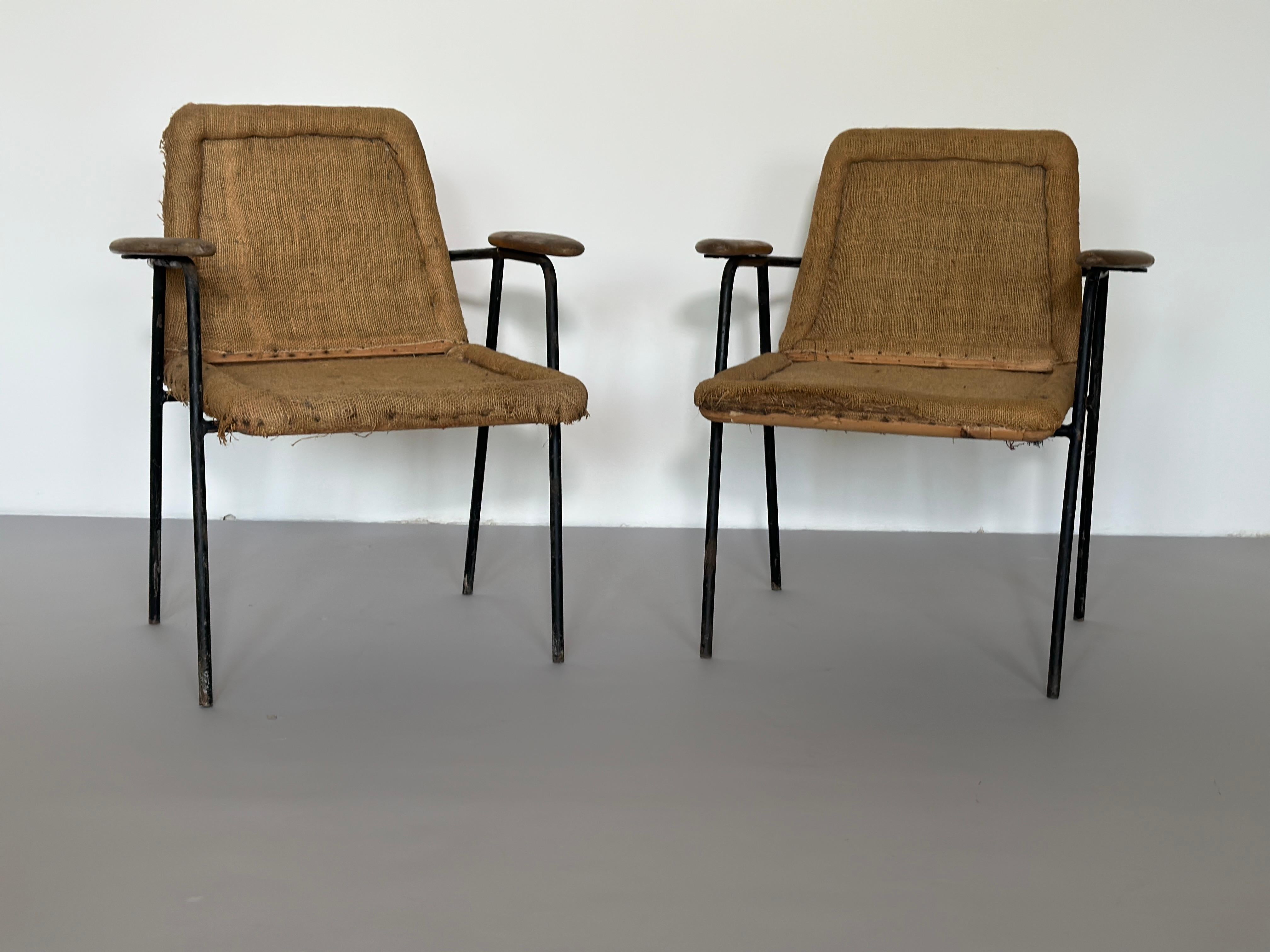 Ensemble de deux fauteuils français en état d'origine dans le style de Jackues Hitier années 1950