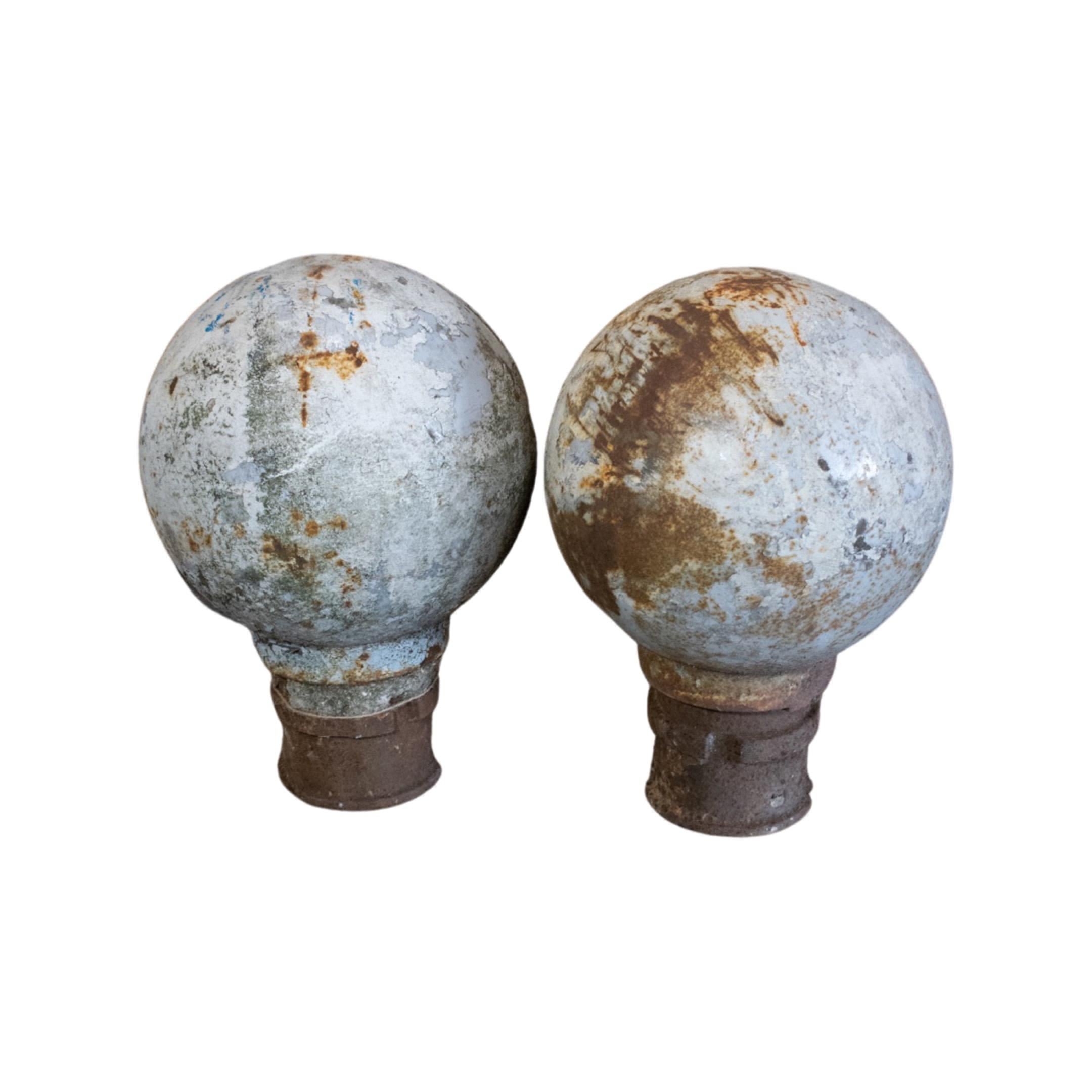 French Iron Ball Finials In Good Condition For Sale In Dallas, TX