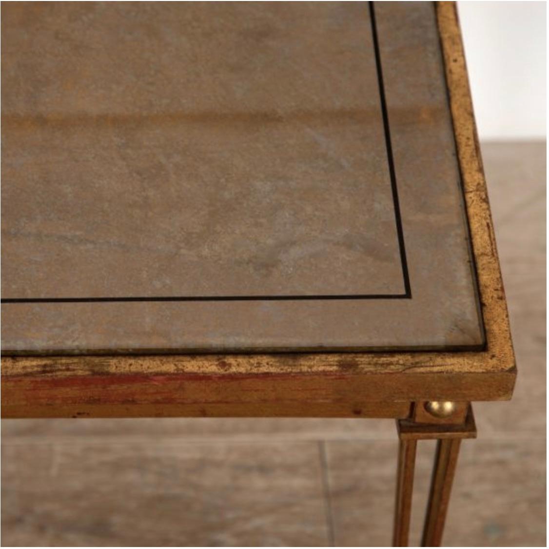 Table basse française à base en fer Bon état - En vente à Haywards Heath, GB