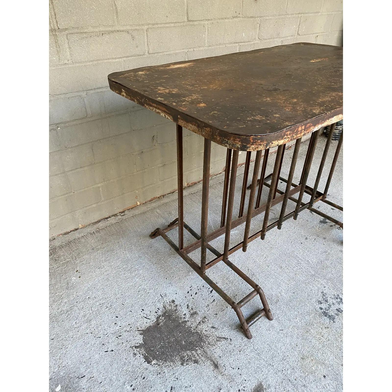 Early 20th Century French Iron Bistro Table For Sale