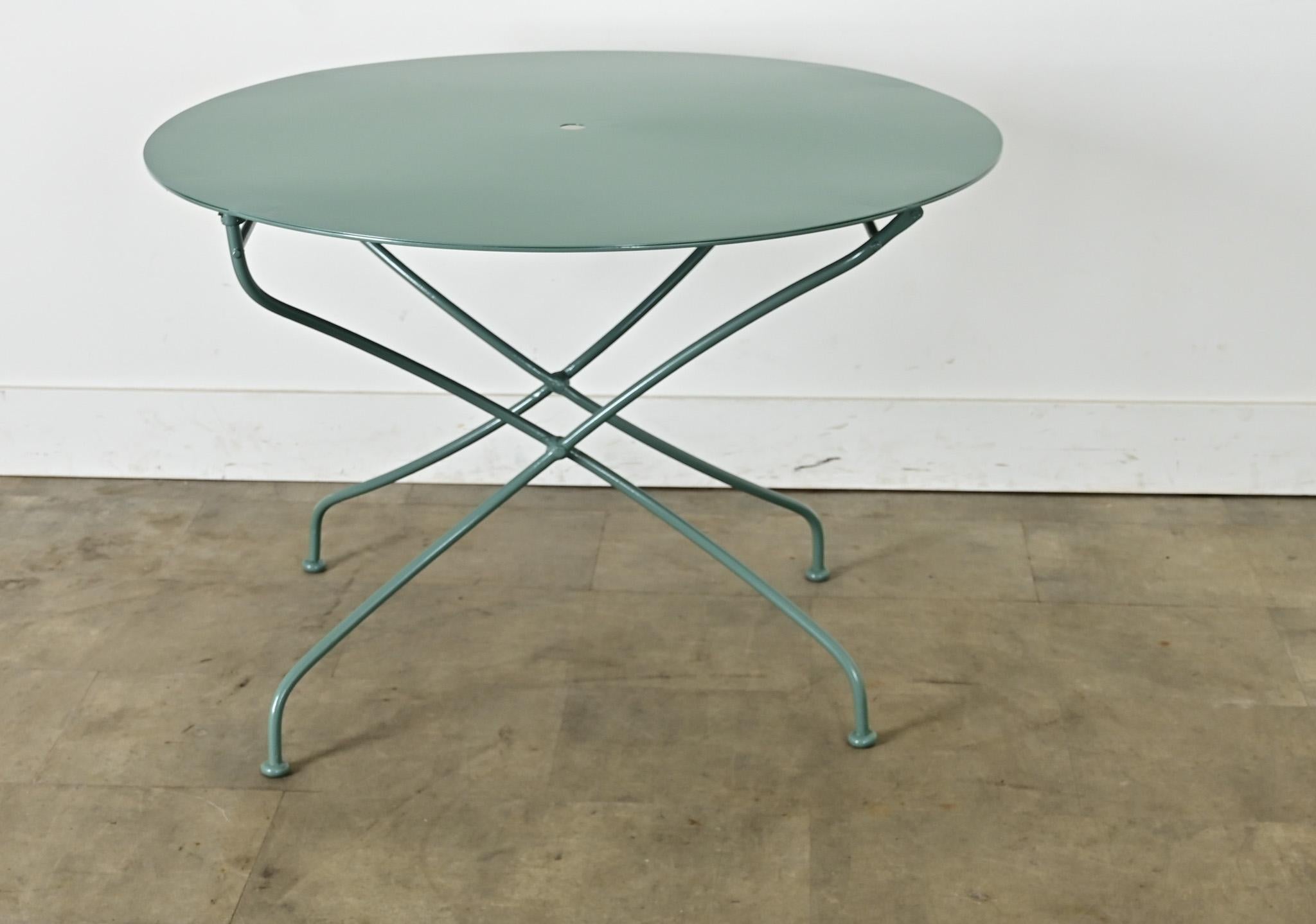 Französischer Eisen-Bistrotisch mit neuer Pulverbeschichtung (19. Jahrhundert) im Angebot