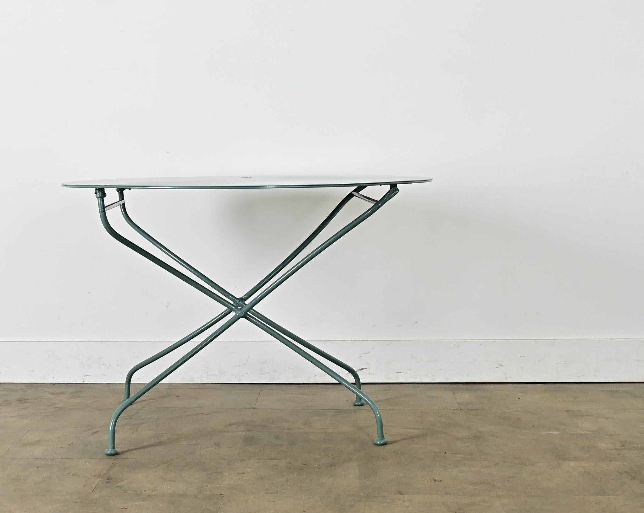 Französischer Eisen-Bistrotisch mit neuer Pulverbeschichtung (Metall) im Angebot