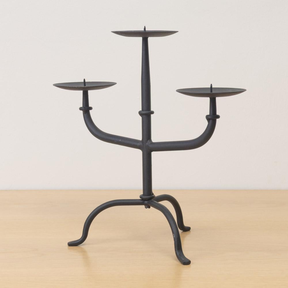 Ferro Candelabro francese in ferro in vendita