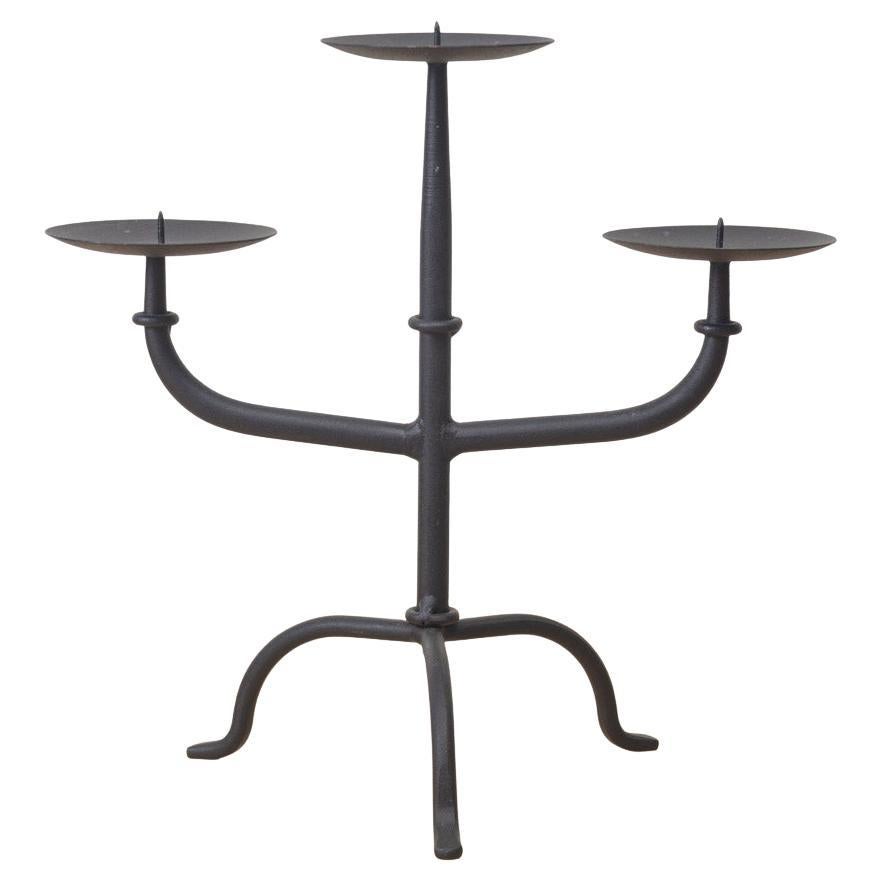 Candelabro francese in ferro in vendita