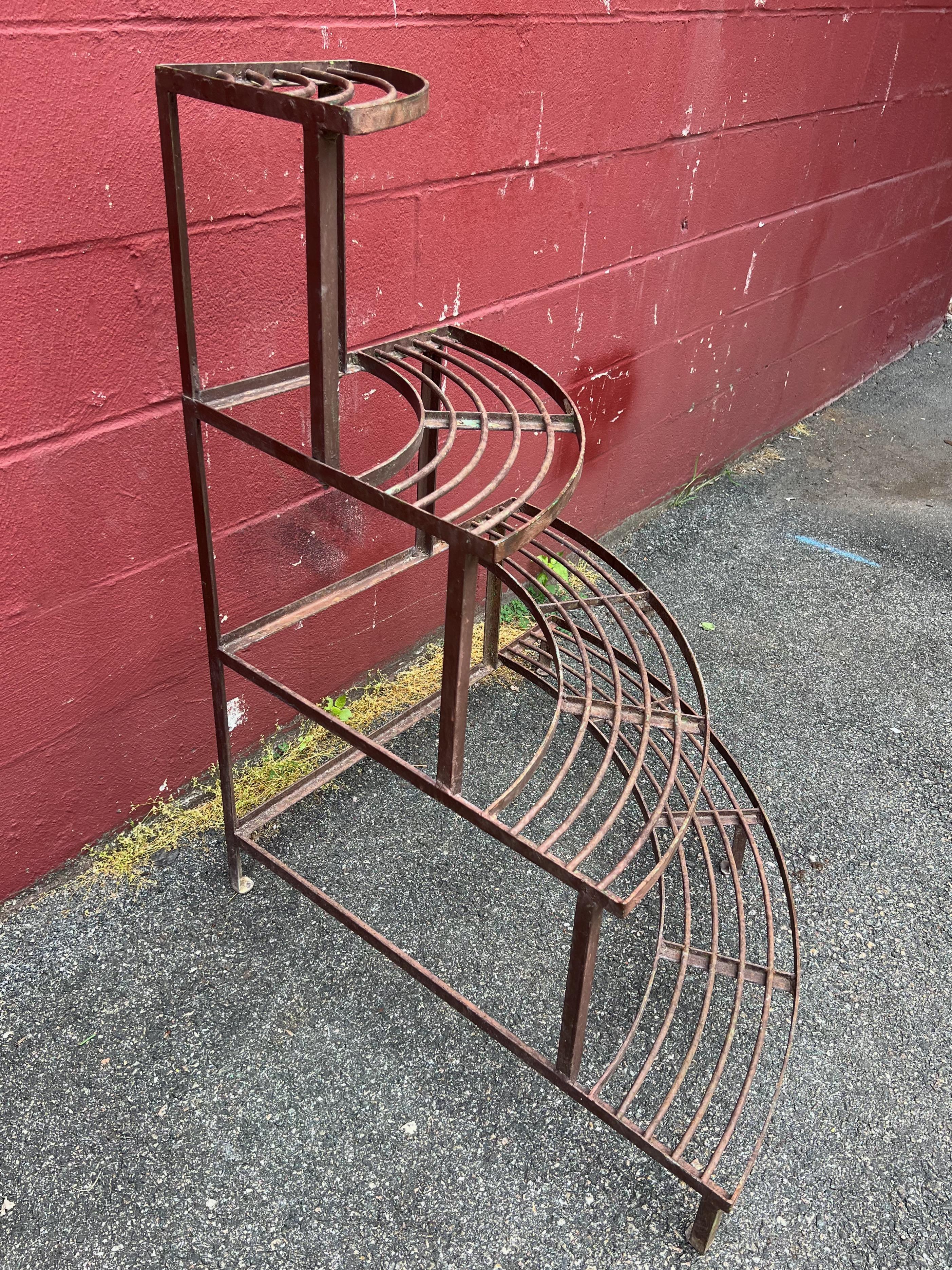 French Iron Corner Florist Plant Stand In Good Condition In Buchanan, NY