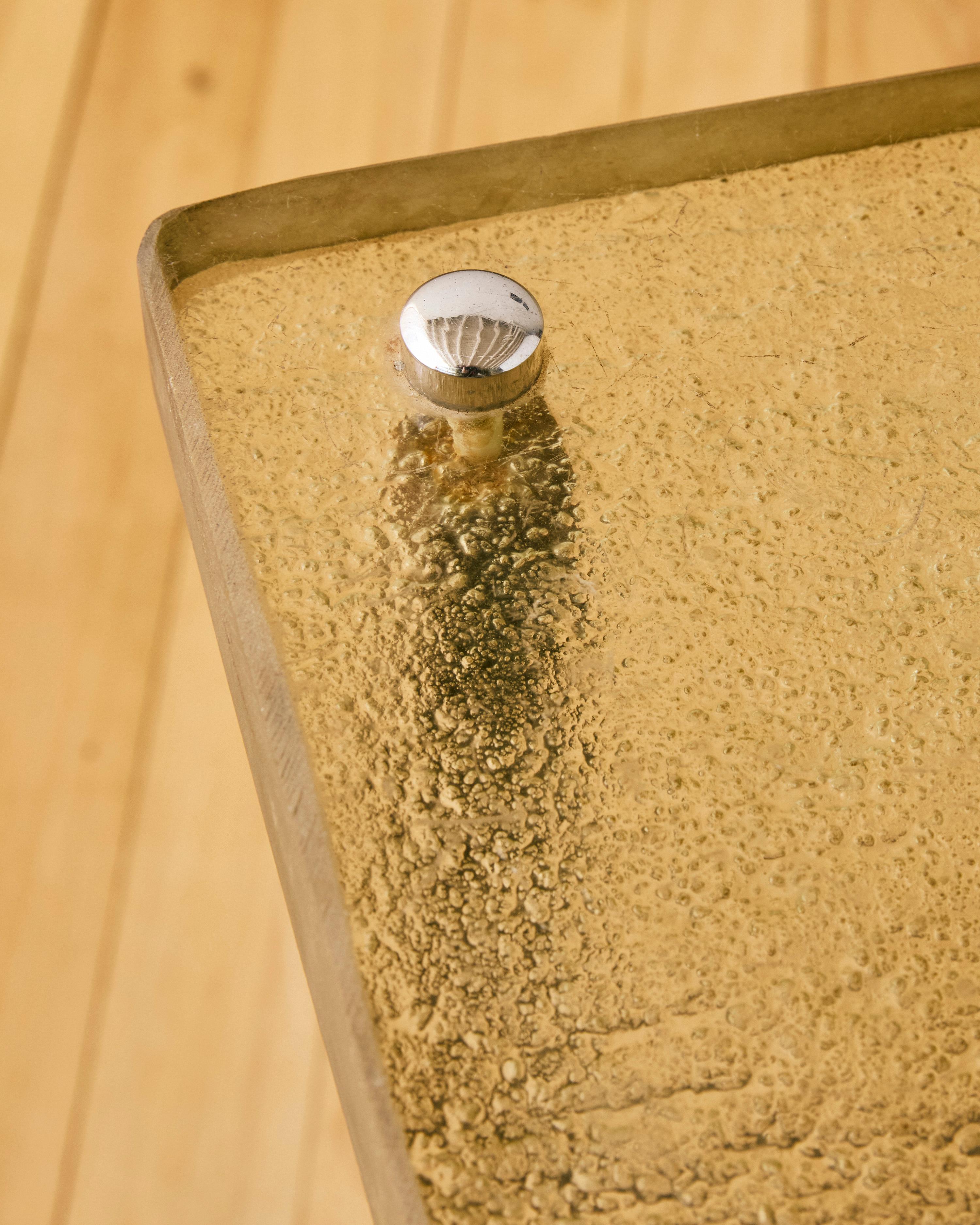Table d'appoint en fer français avec plateau en verre texturé de Saint Gobain en vente 1