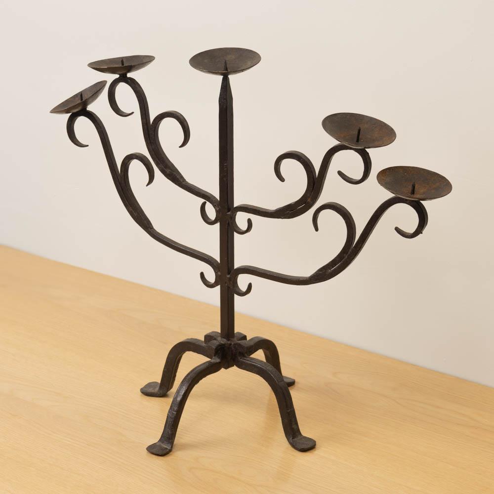 Candelabro de hierro francés de cinco brazos Hierro en venta