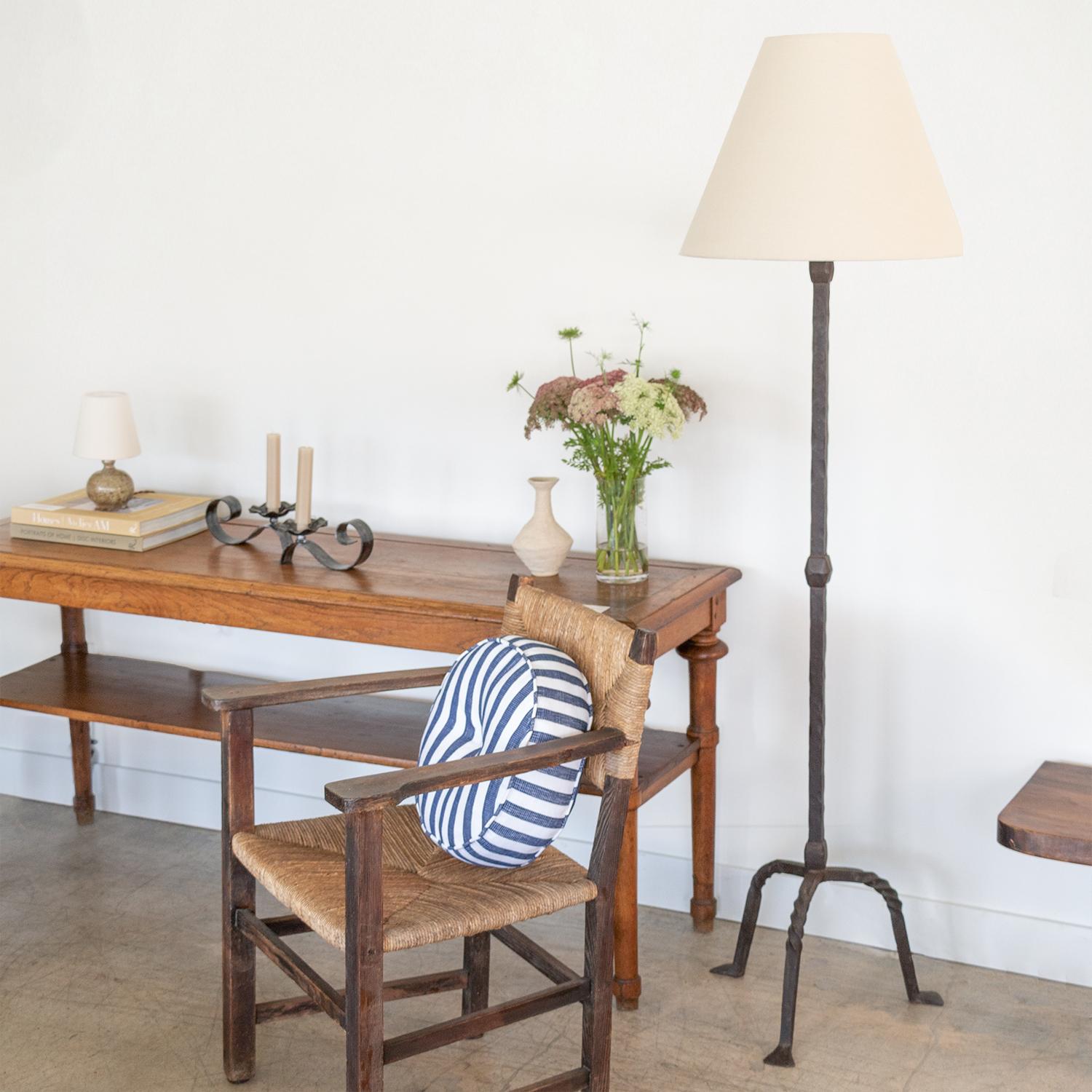 French Iron Floor Lamp In Good Condition In Los Angeles, CA
