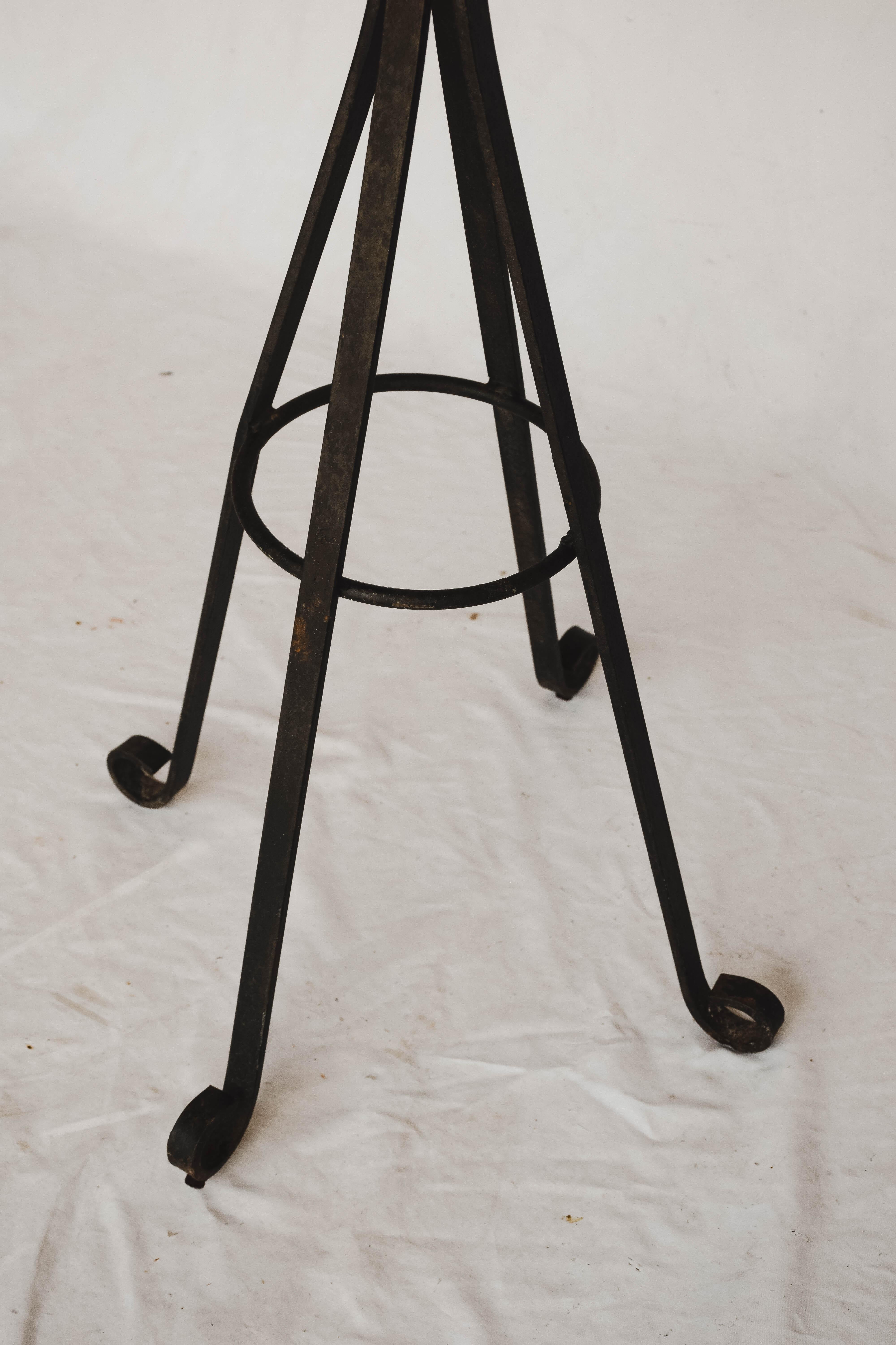 lantern stand with base