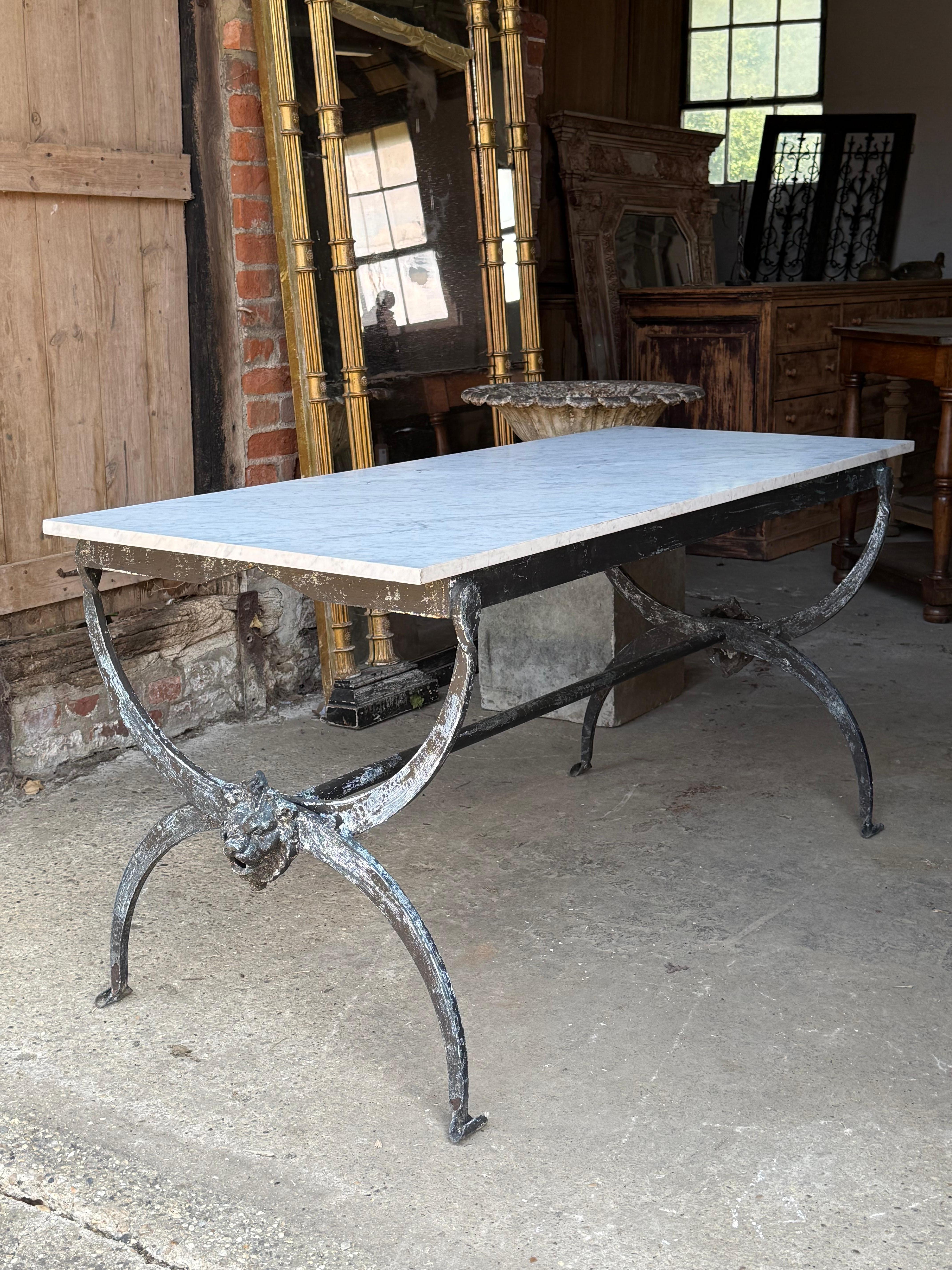 Fer forgé French Iron & Marble Garden Table en vente