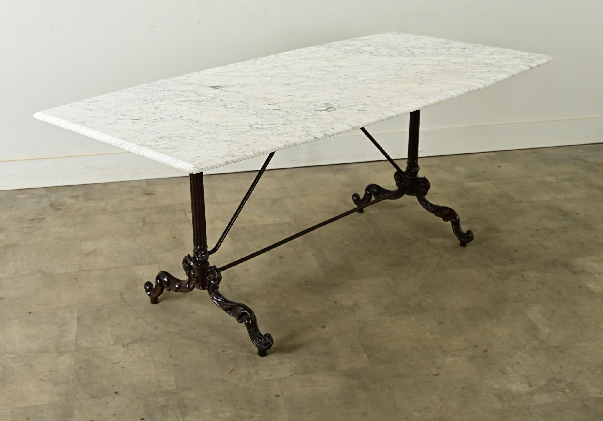 Table à manger d'extérieur en fer et marbre français 6