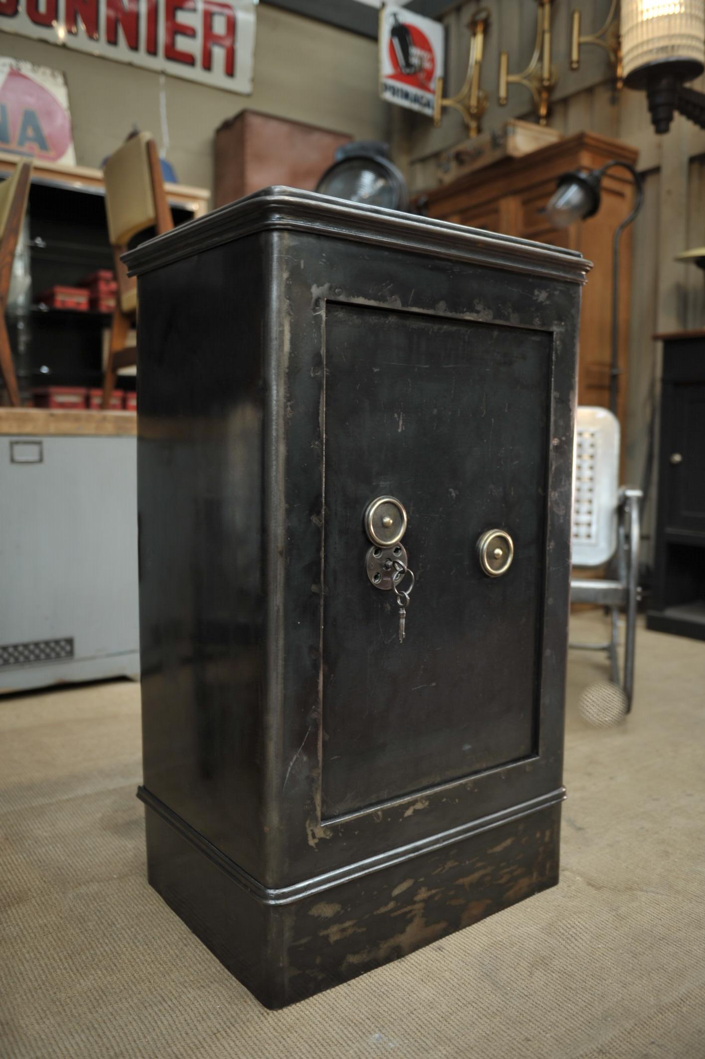 Early 20th Century French Iron Safe from Le Vimeu, circa 1920