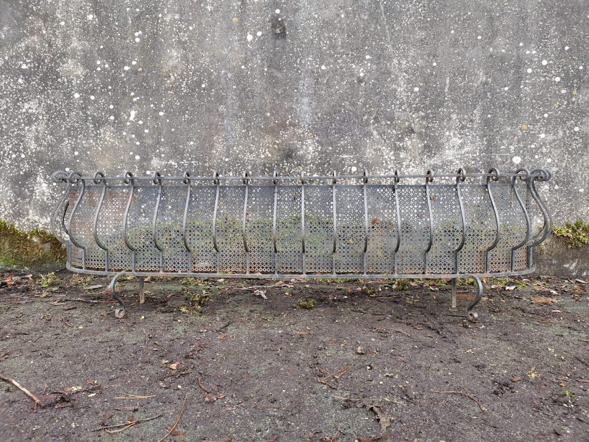 French Iron Scroll Work Window or Patio Planter with Curved Ends on Shaped Feet In Good Condition For Sale In London, GB