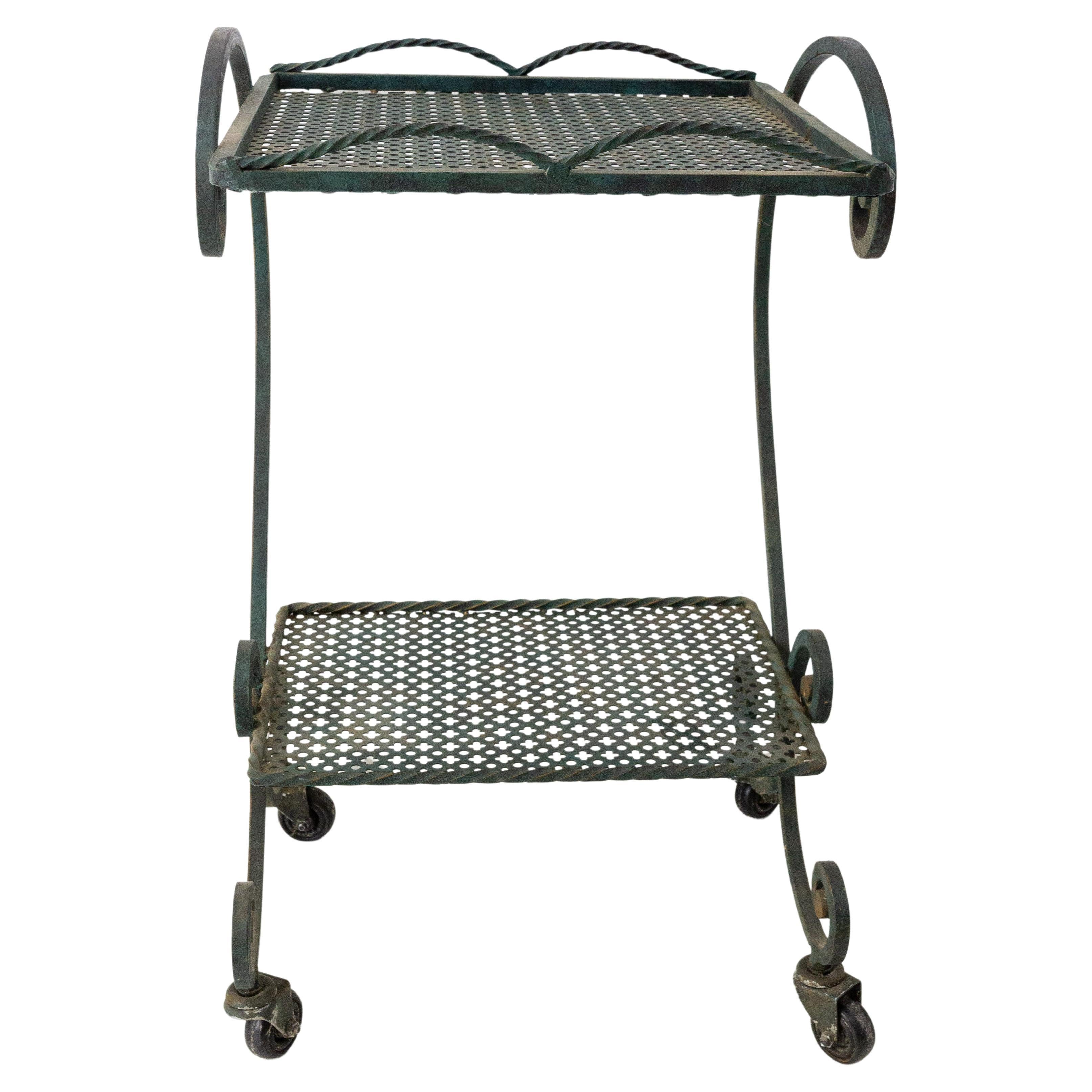 Vintage iron desserte trolley, side table or end of sofa.
In the Matégot style.
French, circa 1960.
Good vintage condition.

Shipping:
P 32.5 L 34.5 H59.5 5.4 Kg.
