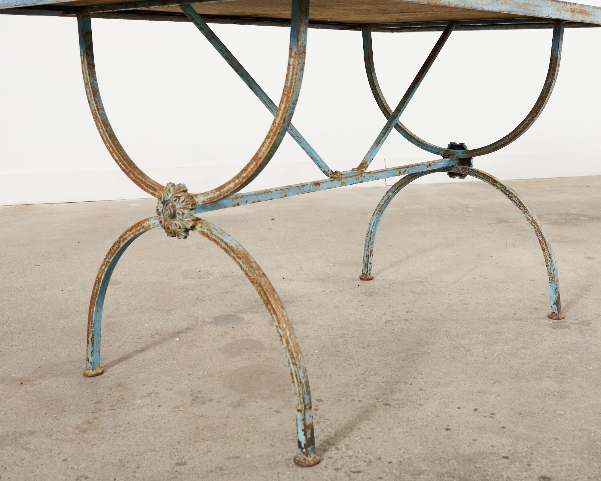 Table de salle à manger de jardin Curule à plateau en fer français en vente 9